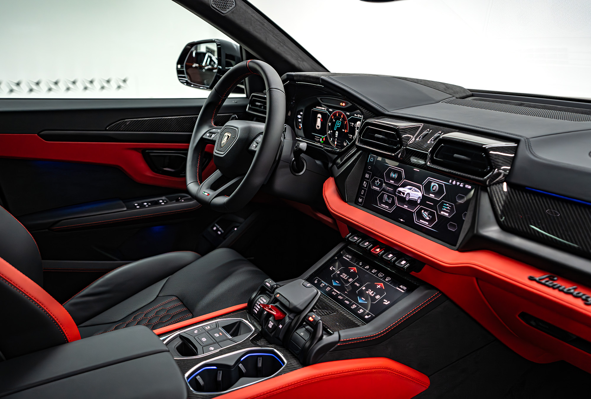 LAMBORGHINI photo 16