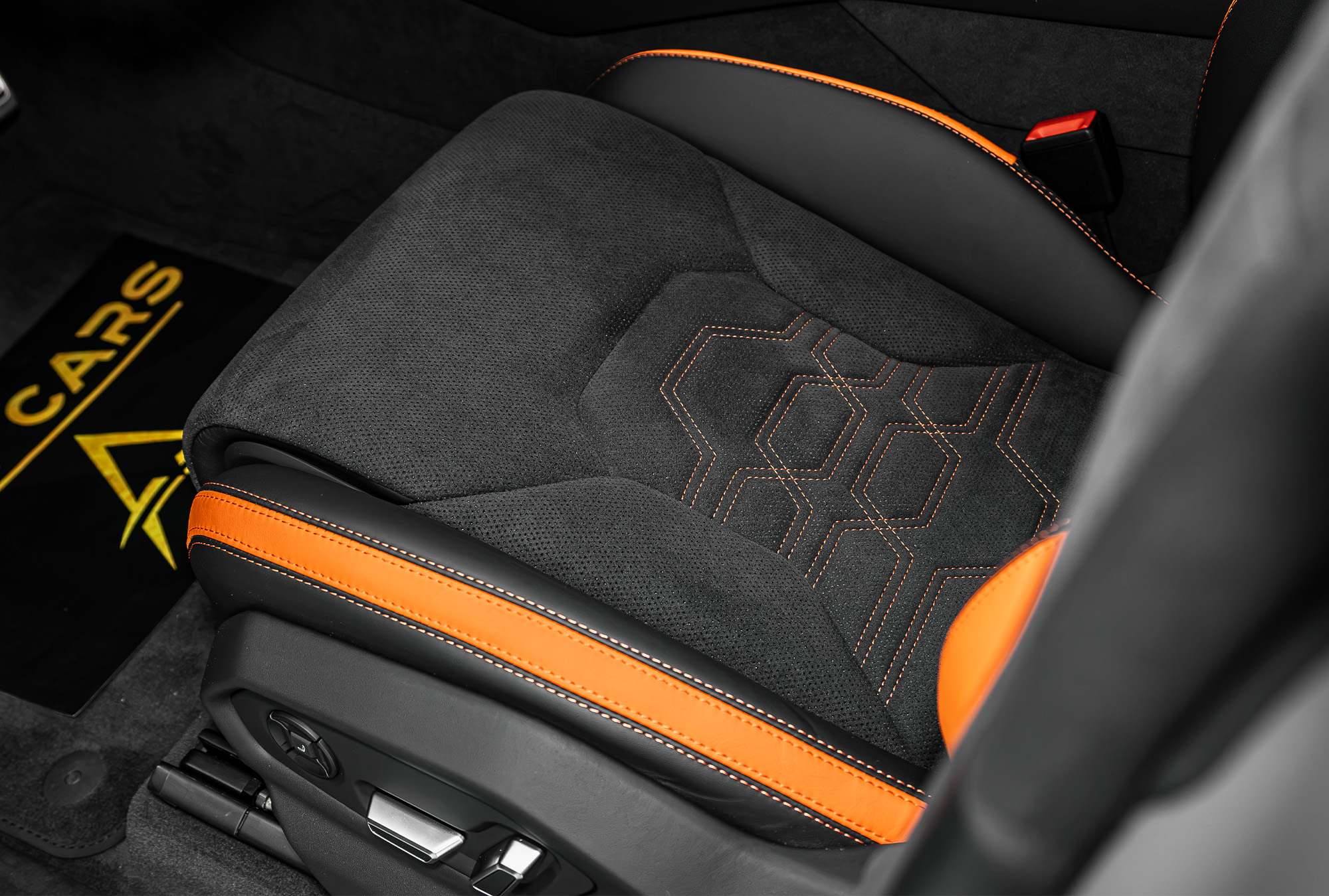 LAMBORGHINI photo 12