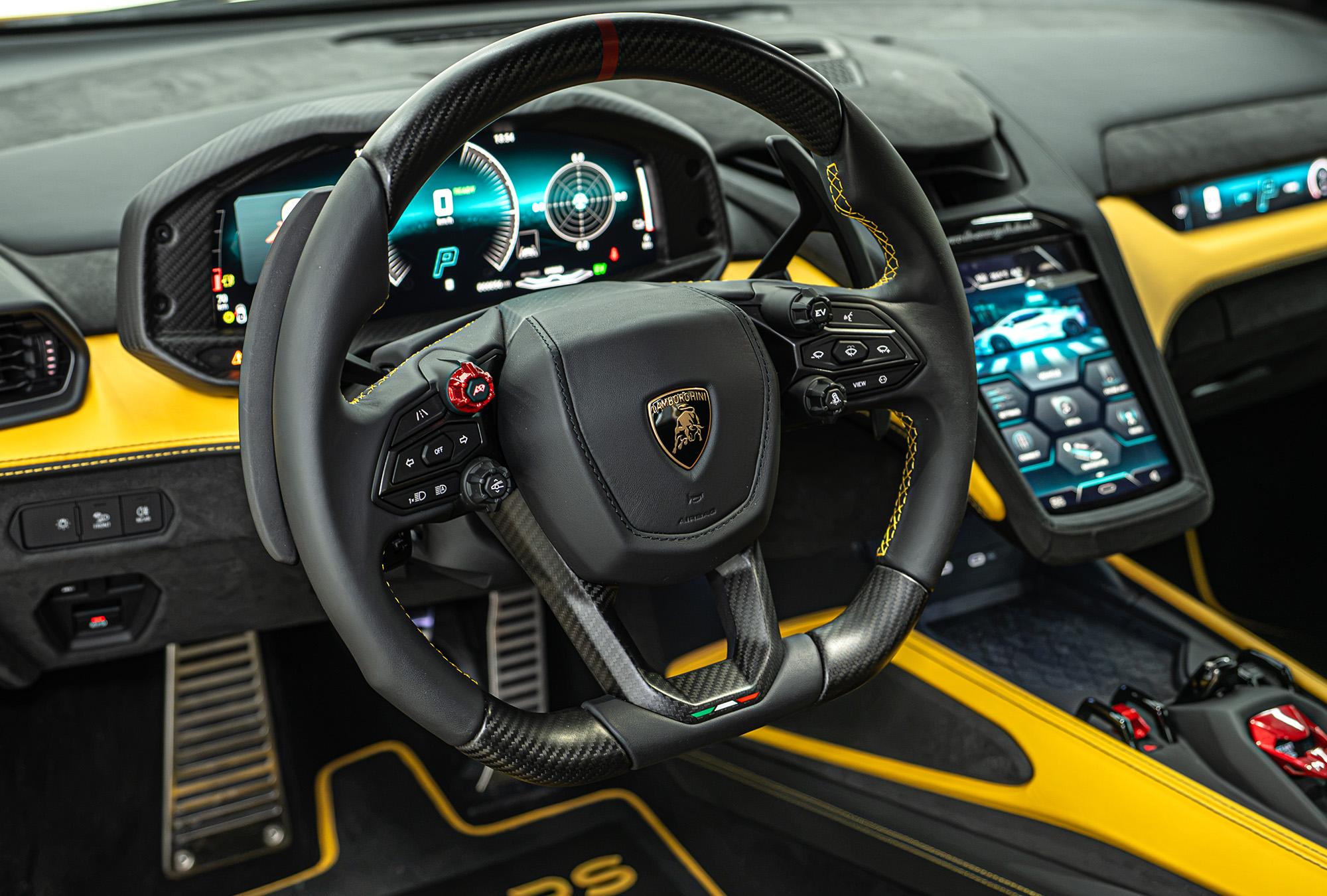LAMBORGHINI photo 7