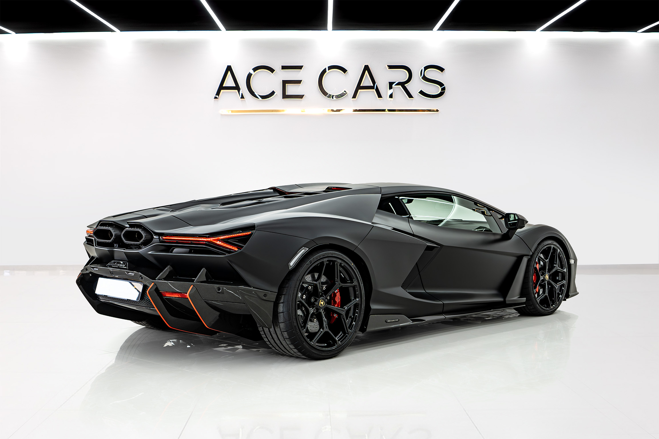 LAMBORGHINI photo 2