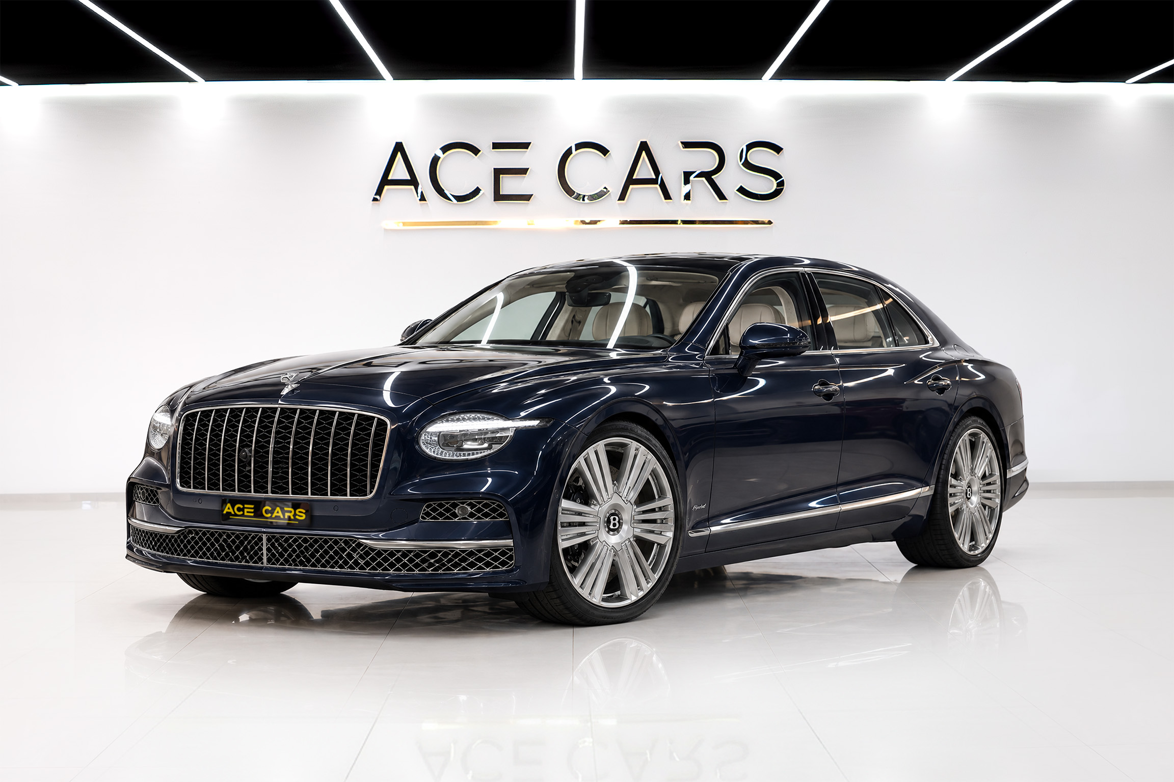 BENTLEY Flying Spur Azure V8 Hybrid — view 1