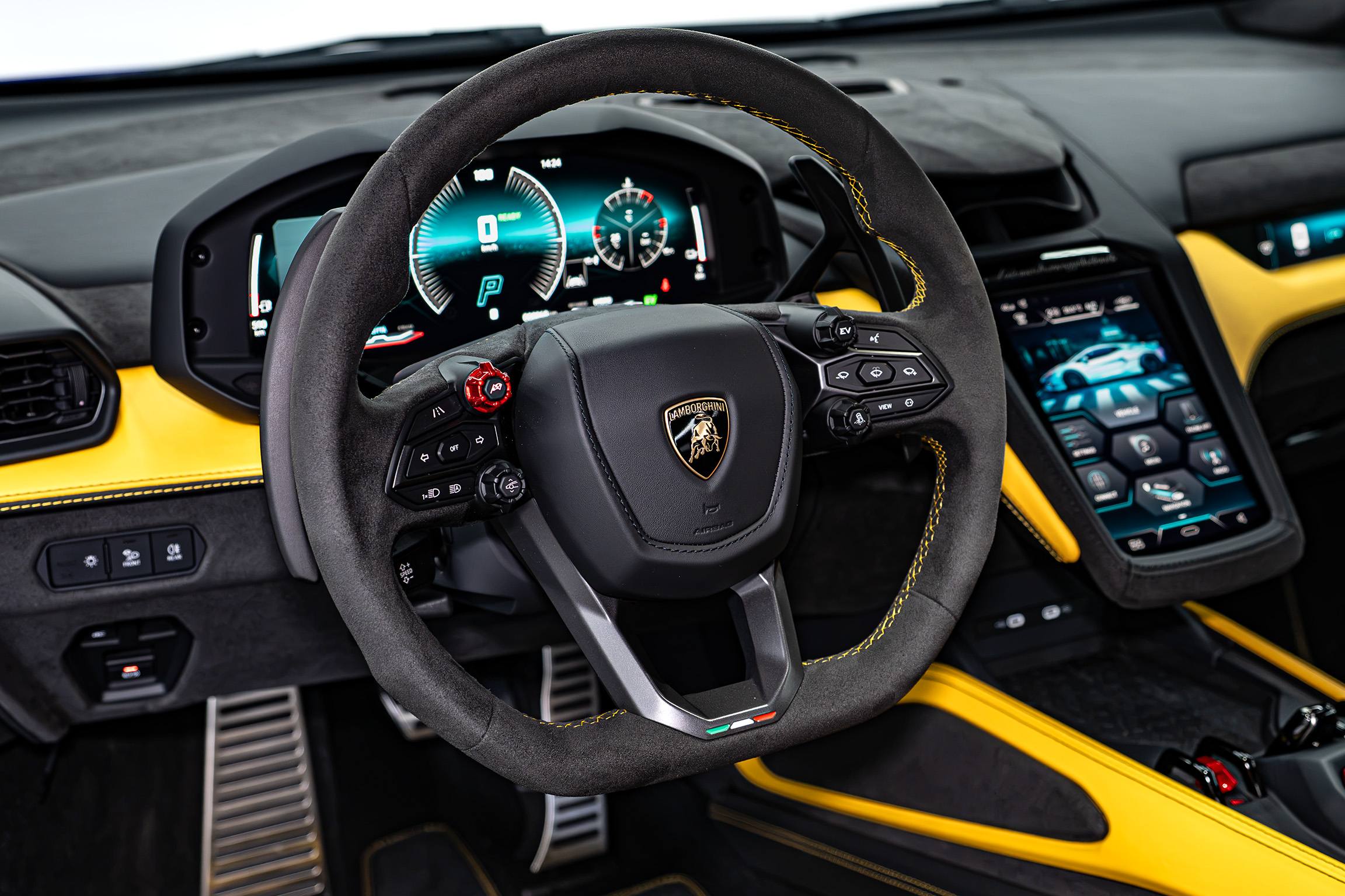LAMBORGHINI photo 7