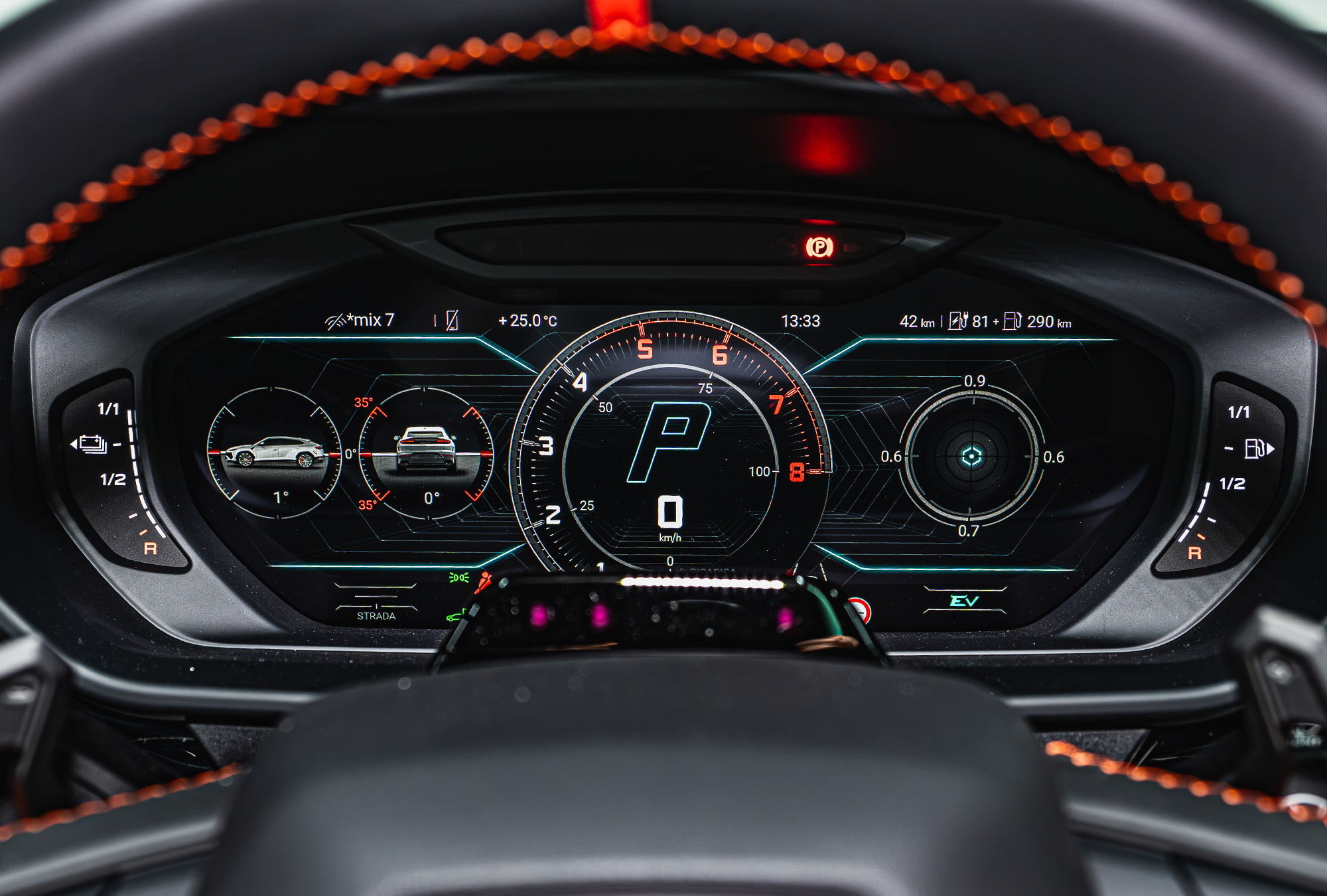LAMBORGHINI photo 17