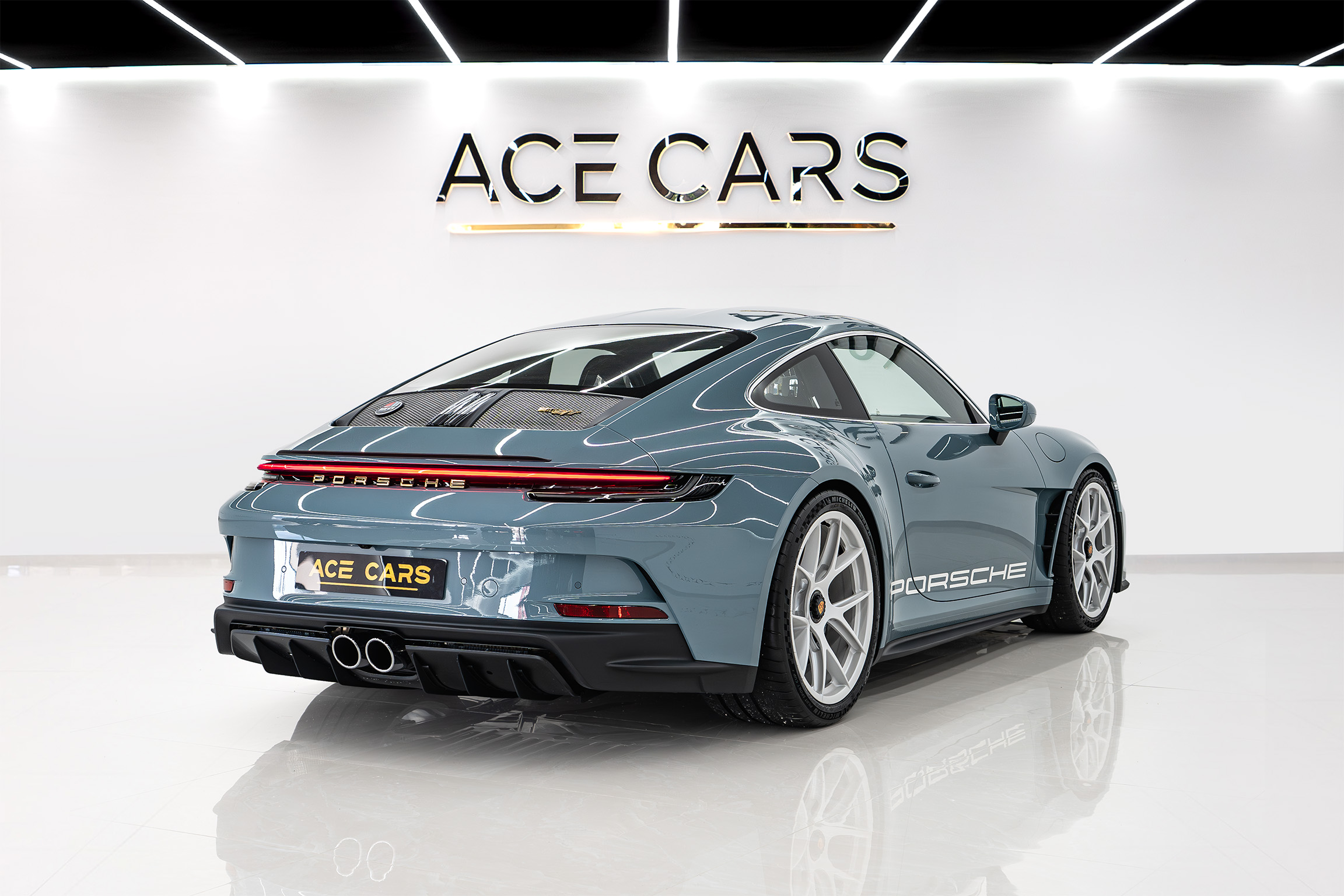 PORSCHE photo 2