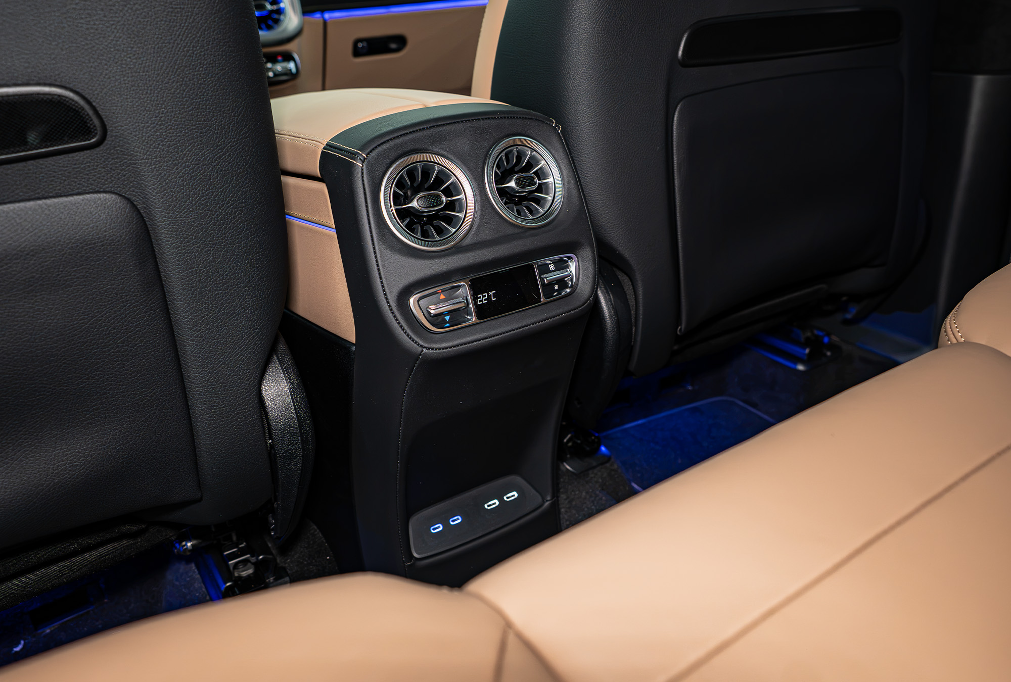 MERCEDES-BENZ photo 11