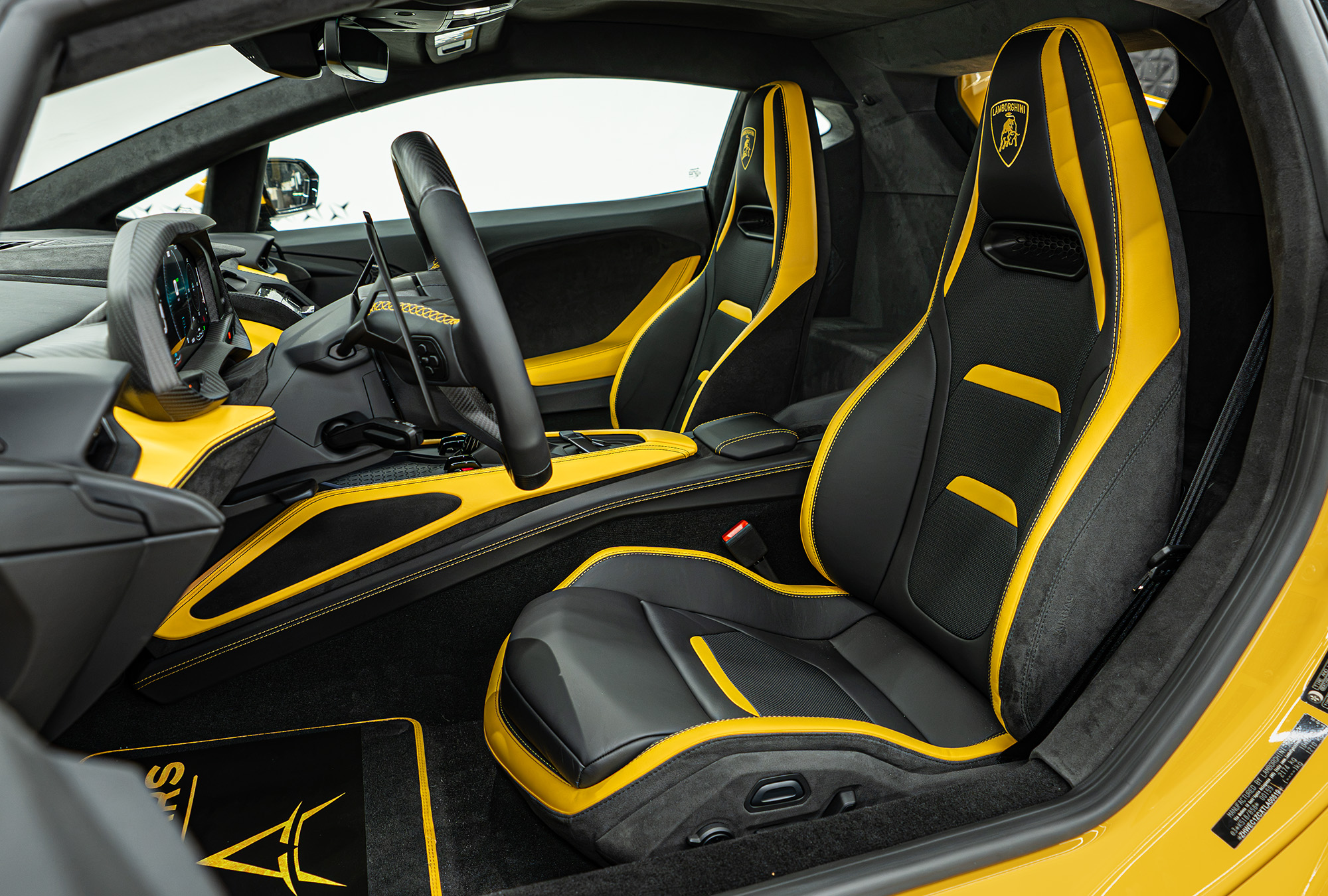 LAMBORGHINI photo 5