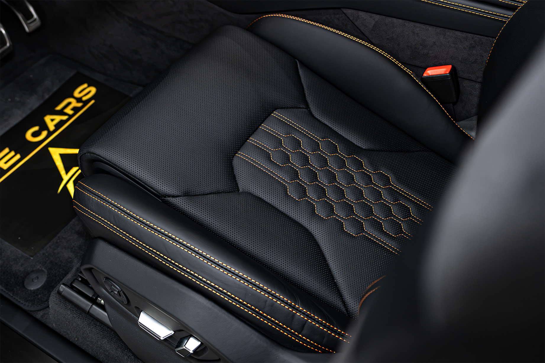 LAMBORGHINI photo 7
