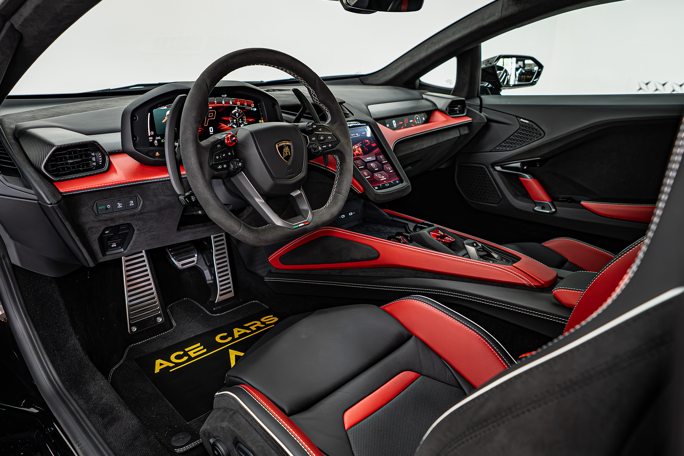 LAMBORGHINI photo 6