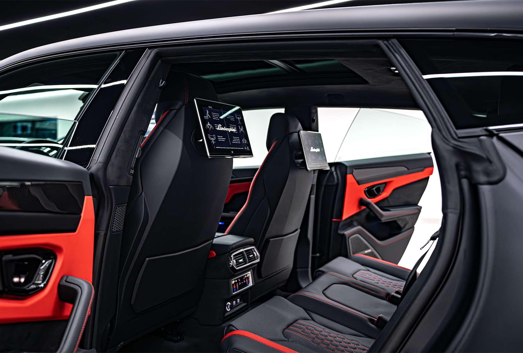 LAMBORGHINI photo 7