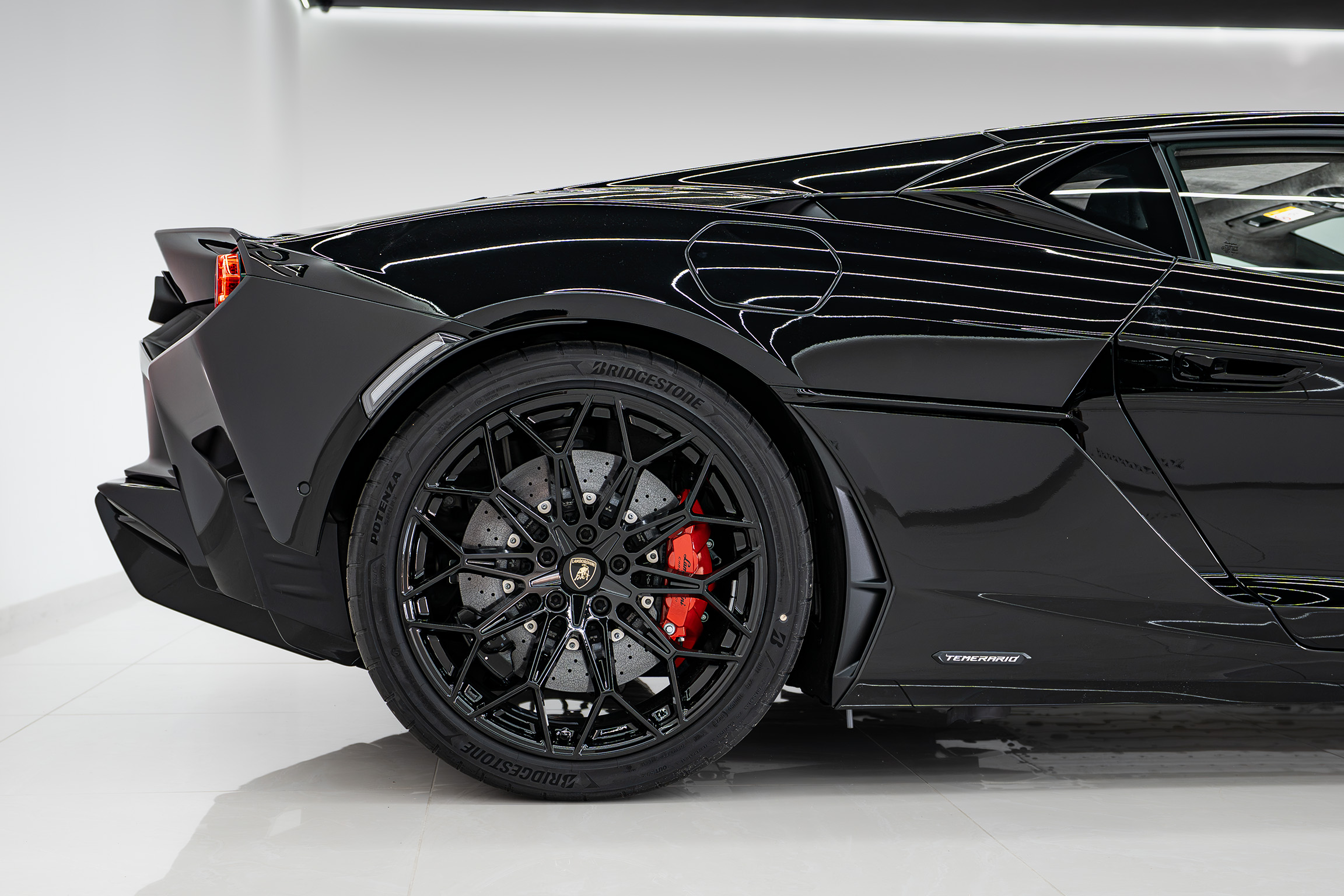 LAMBORGHINI photo 17