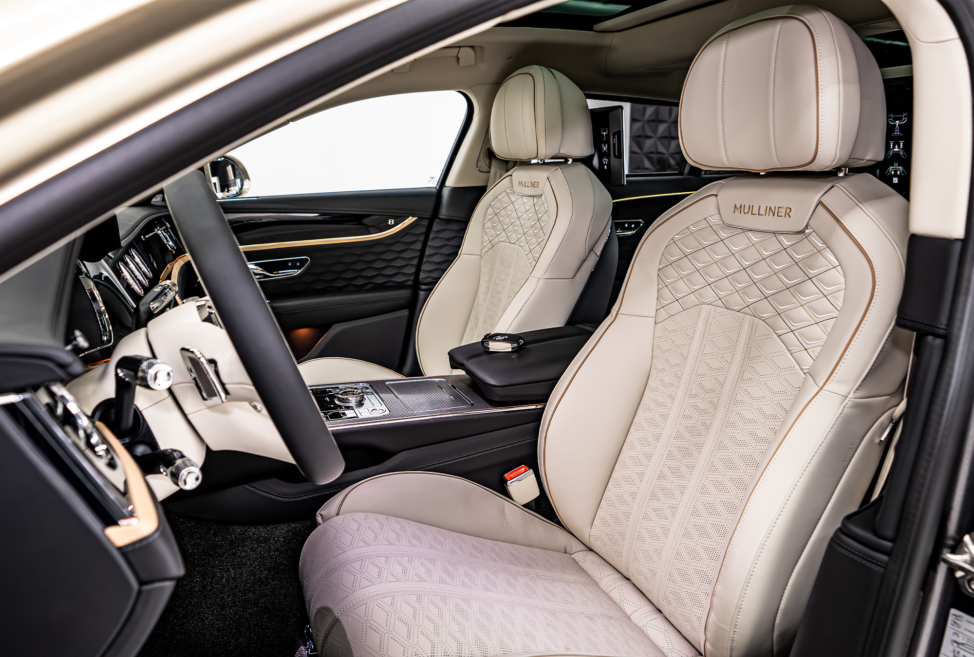 BENTLEY photo 5