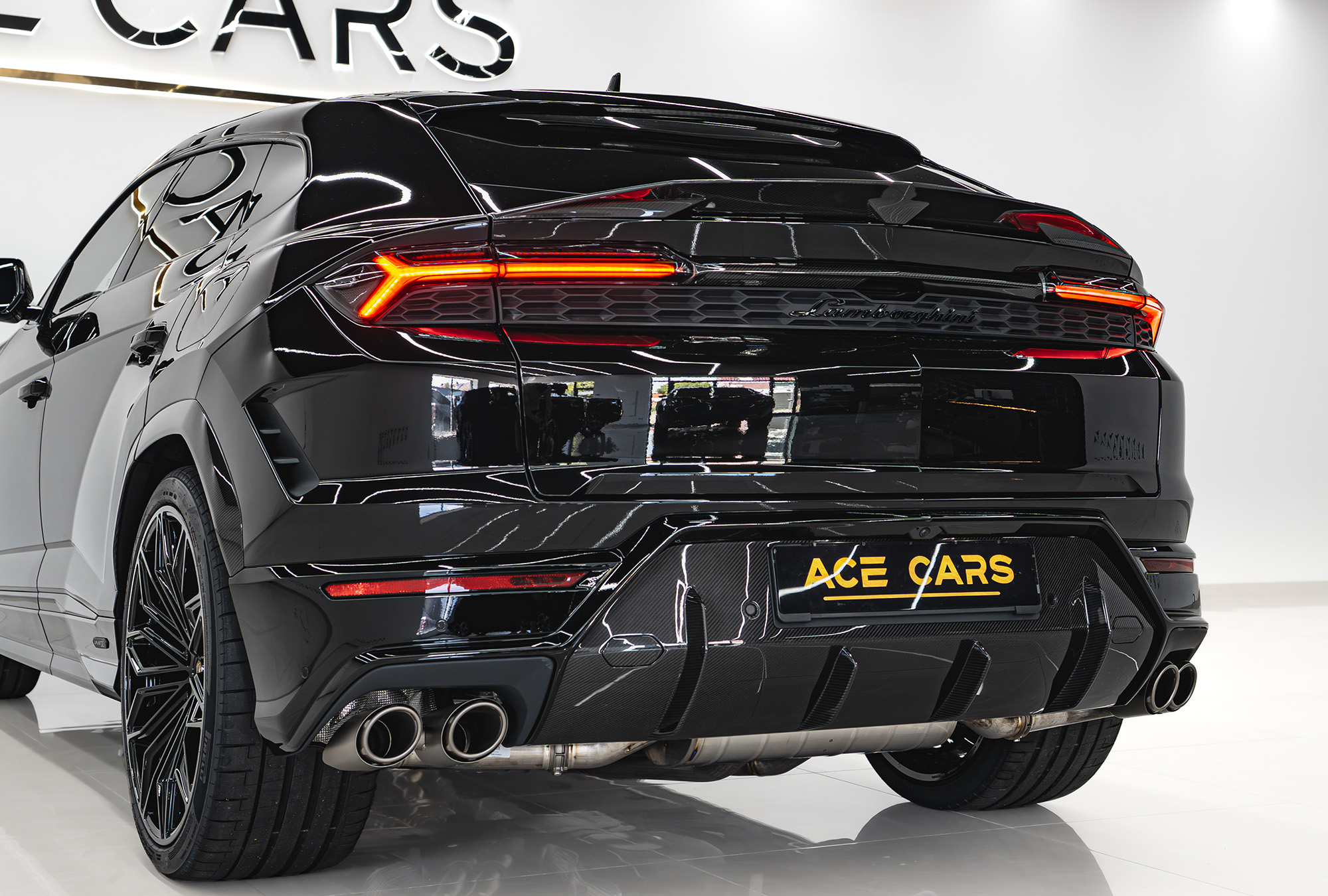 LAMBORGHINI photo 9
