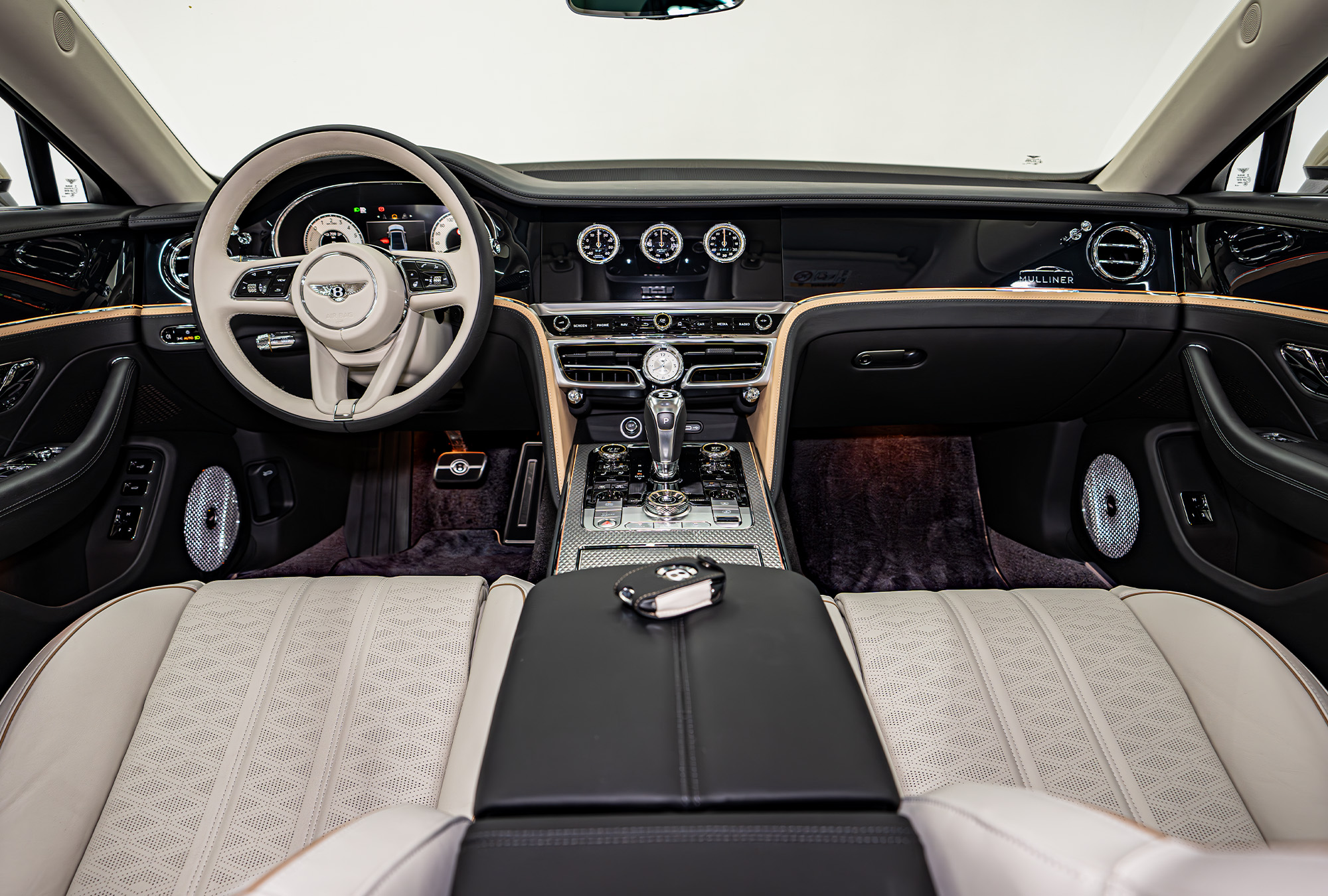 BENTLEY photo 8