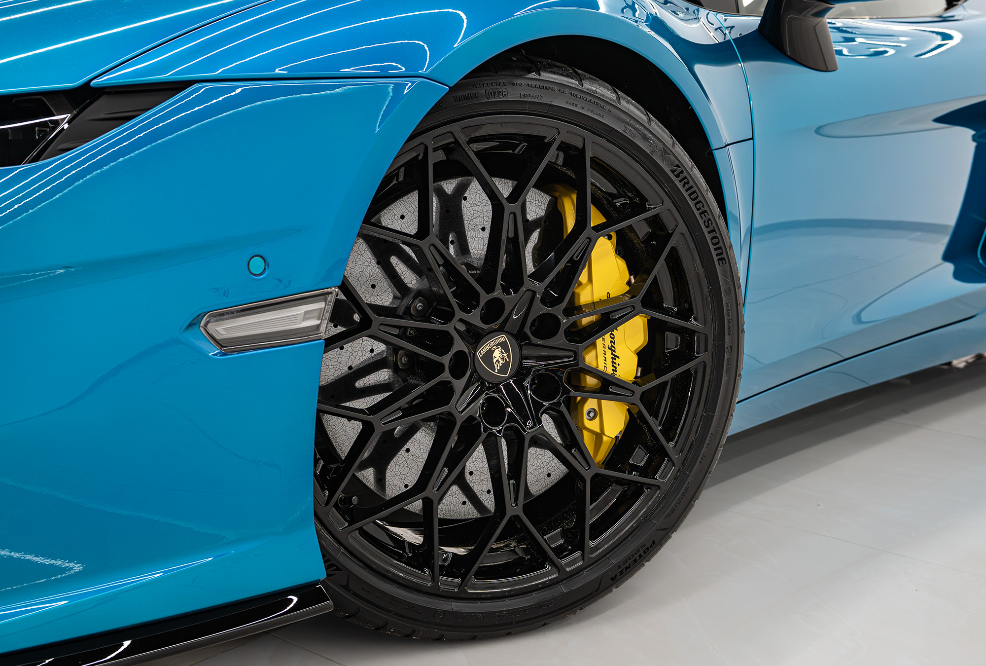 LAMBORGHINI photo 17