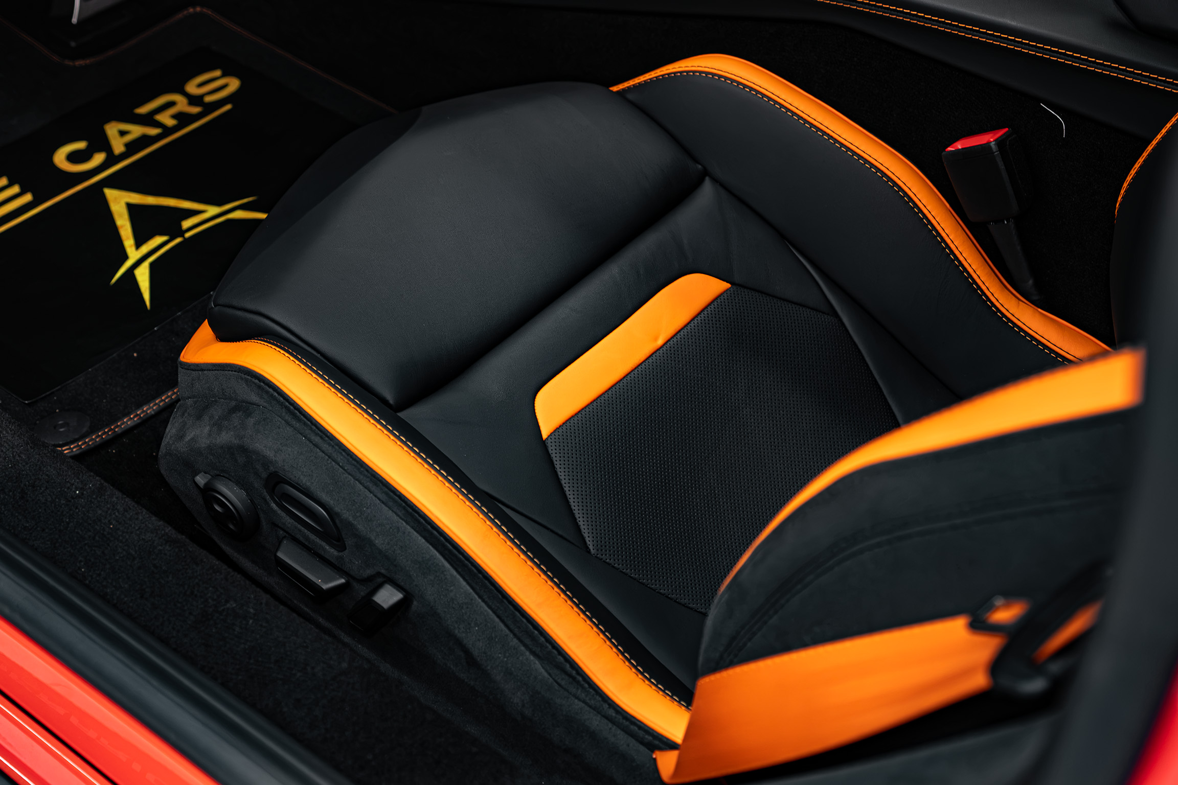 LAMBORGHINI photo 13