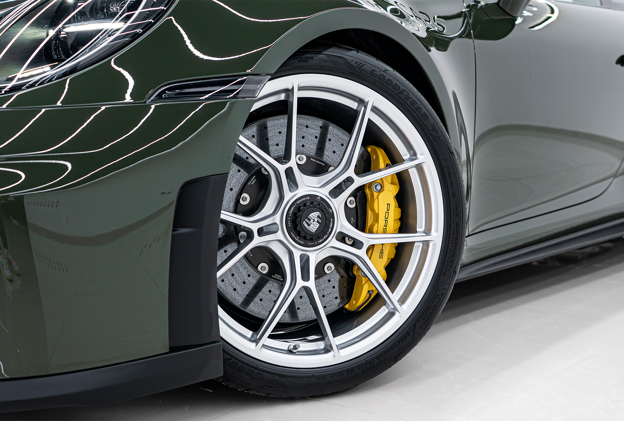 PORSCHE photo 19