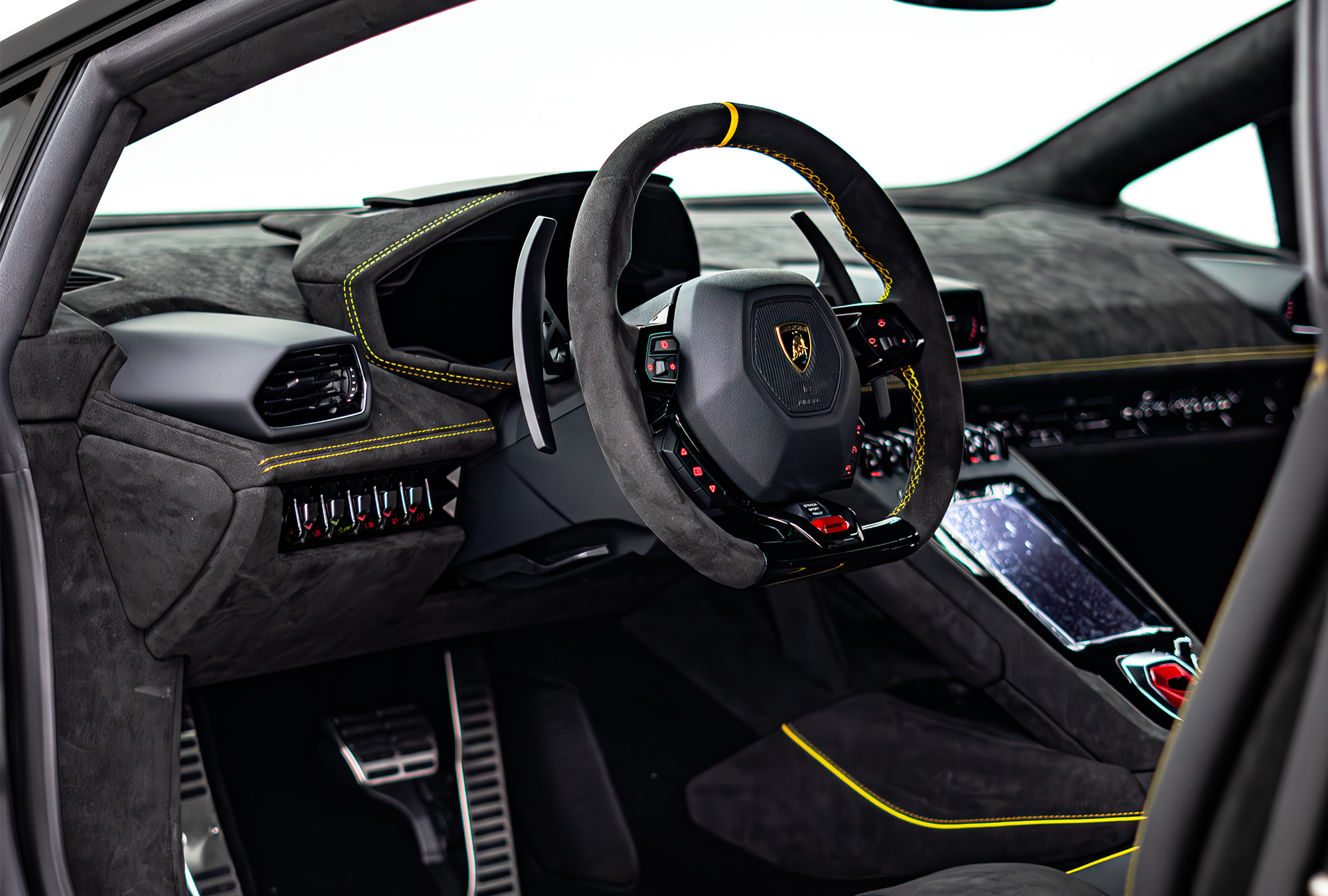 LAMBORGHINI photo 5
