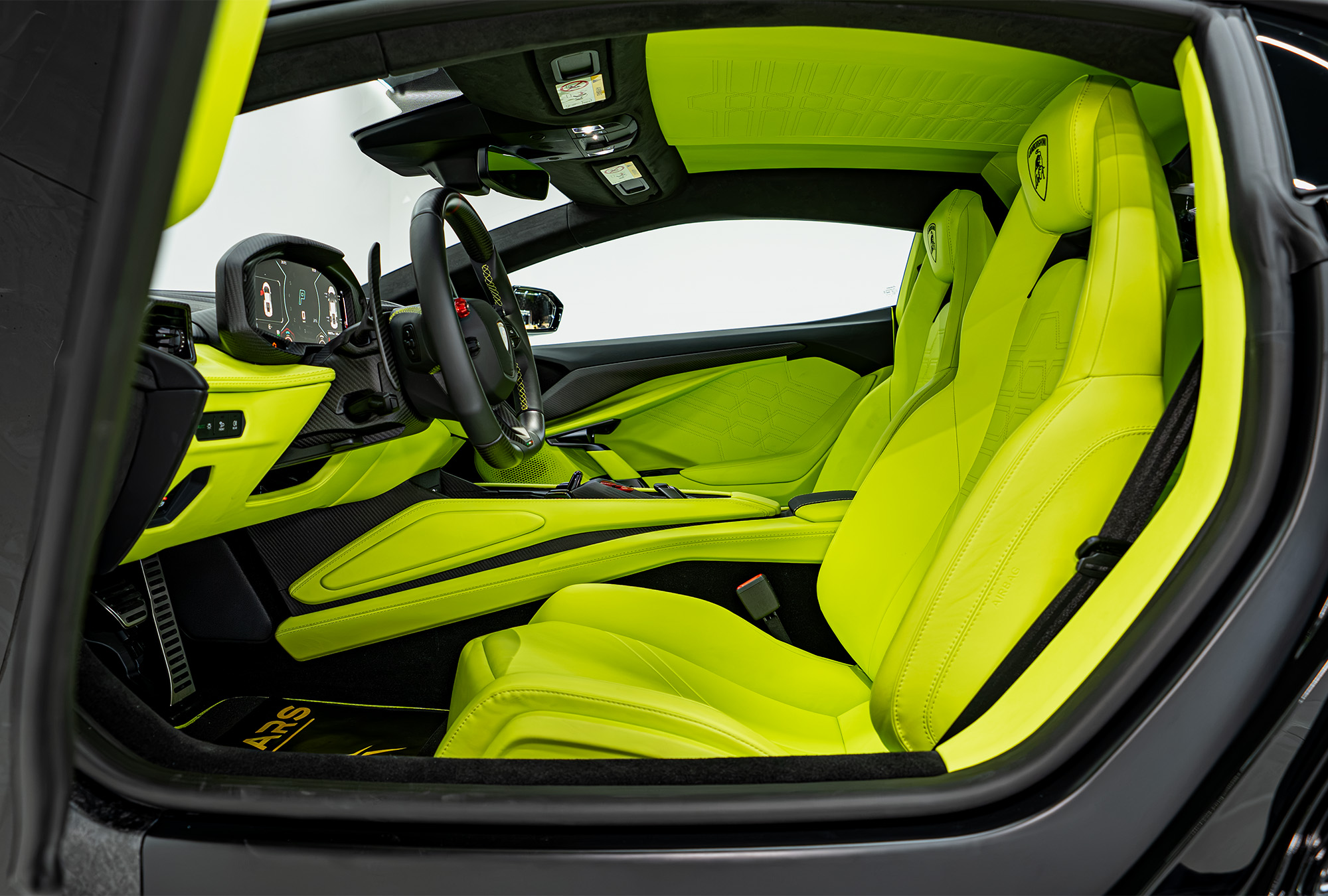 LAMBORGHINI photo 6