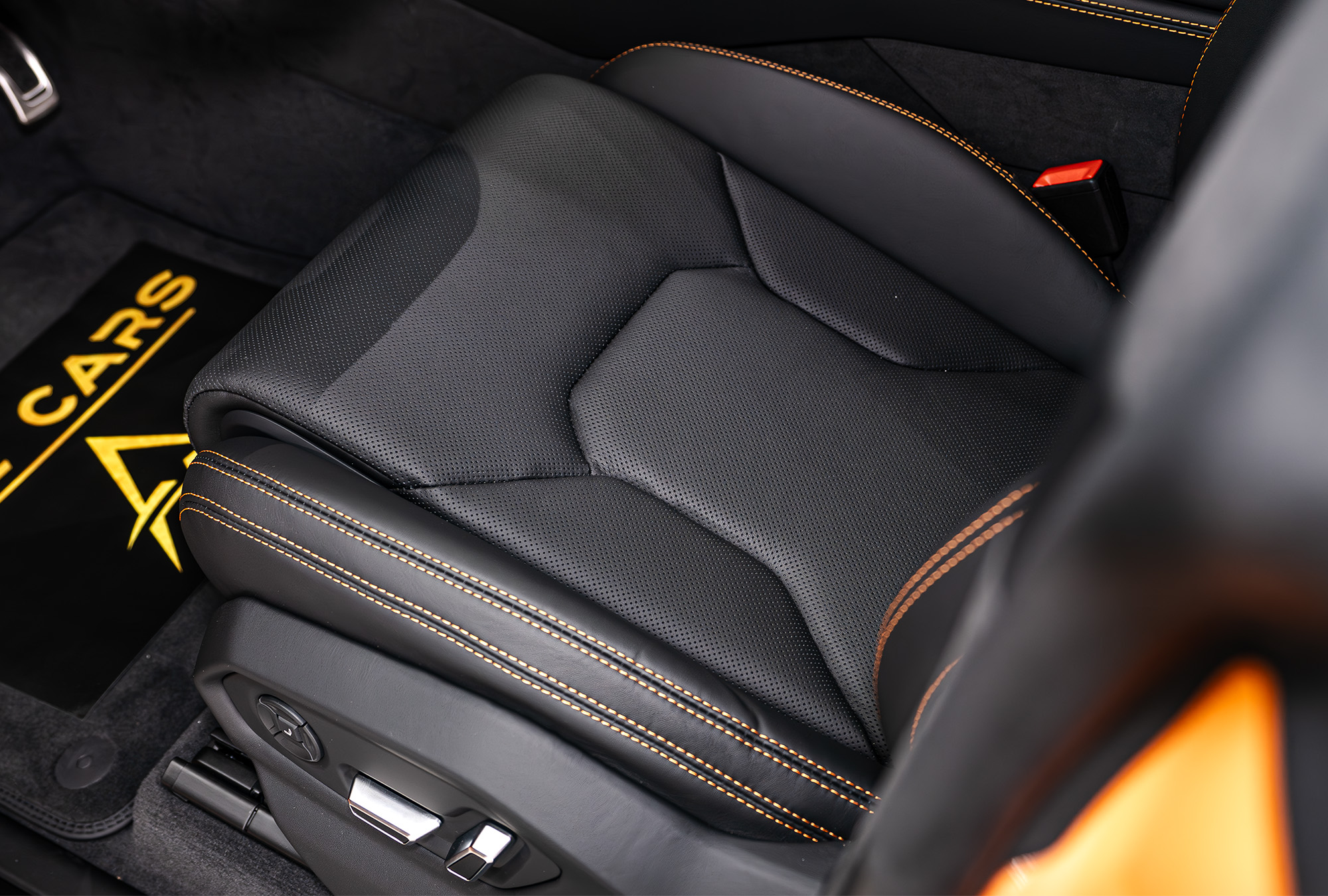 LAMBORGHINI photo 6