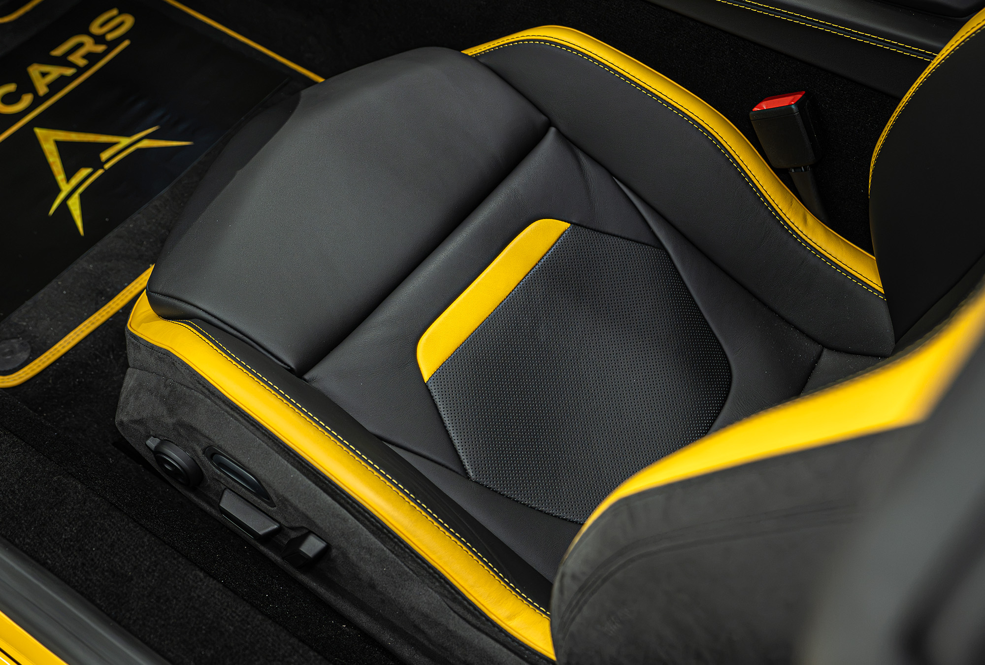 LAMBORGHINI photo 14