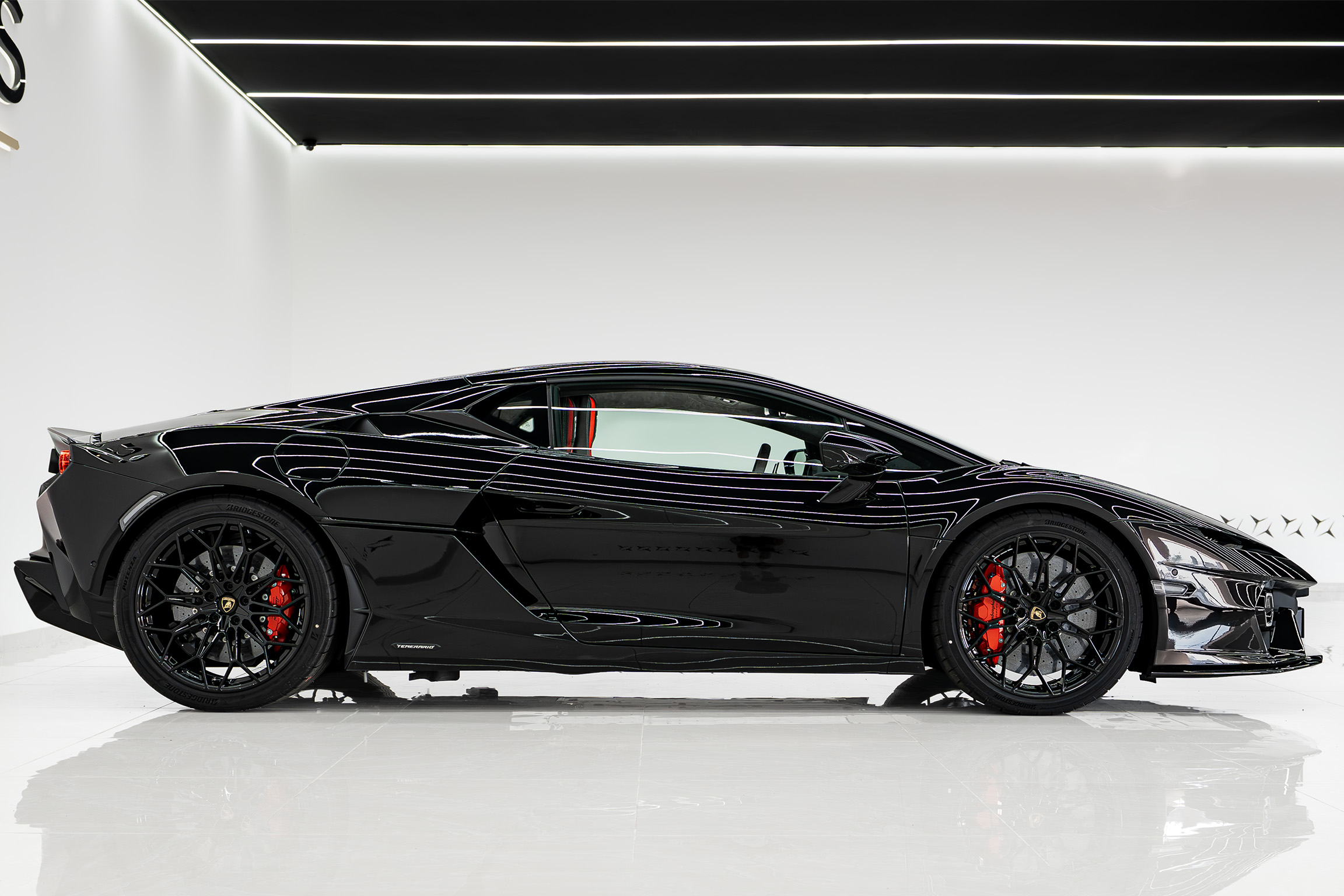 LAMBORGHINI photo 16