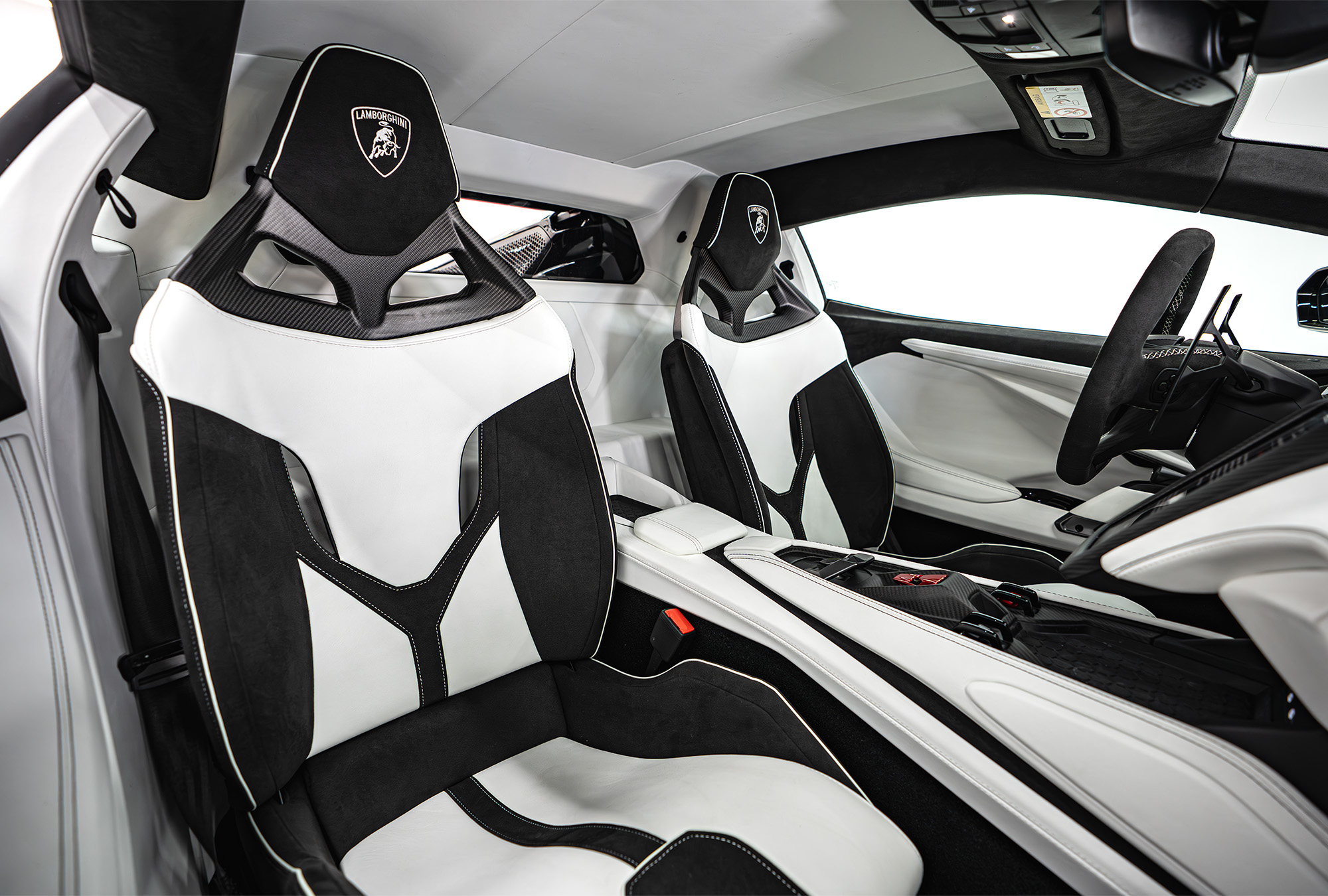 LAMBORGHINI photo 5