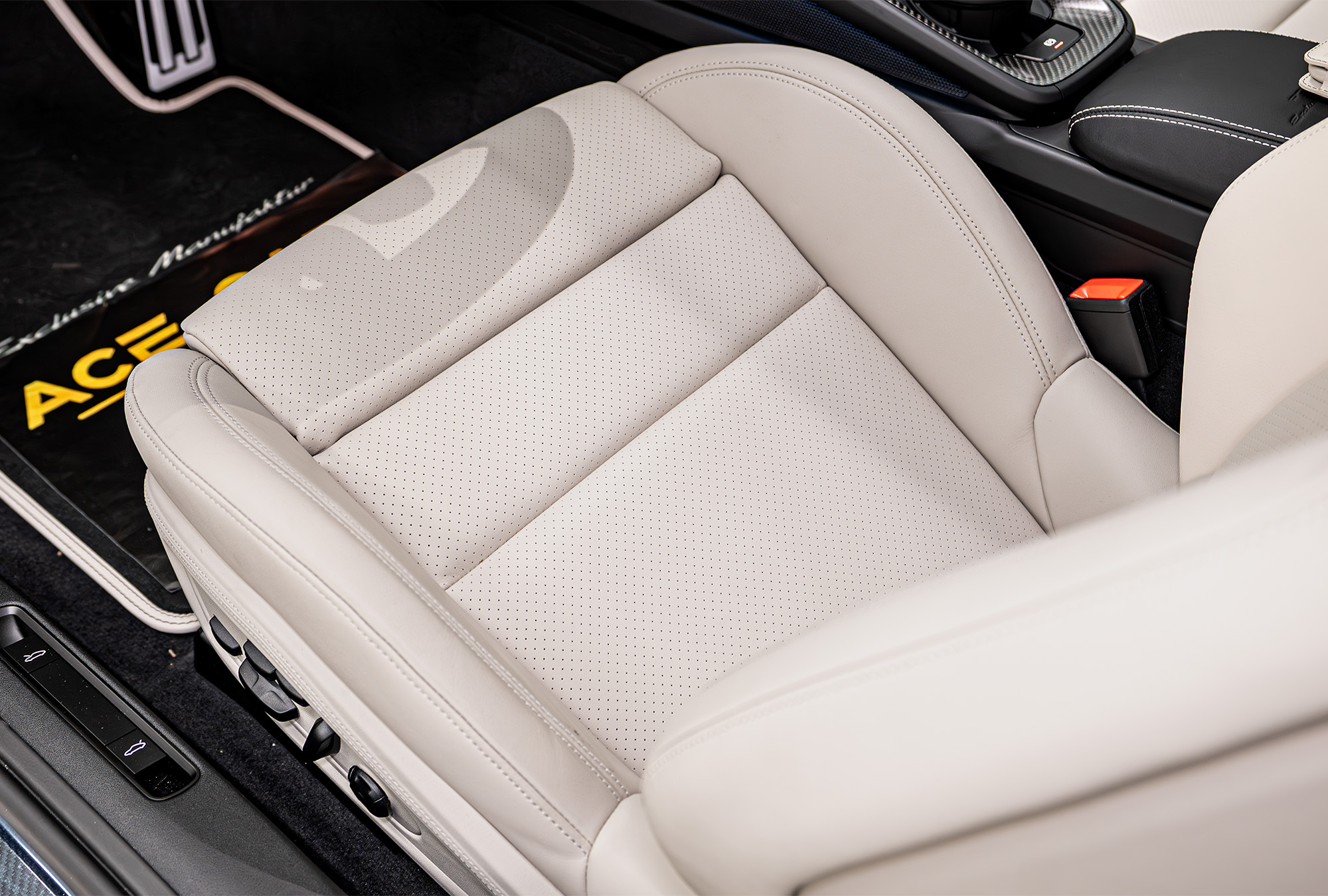 PORSCHE photo 11