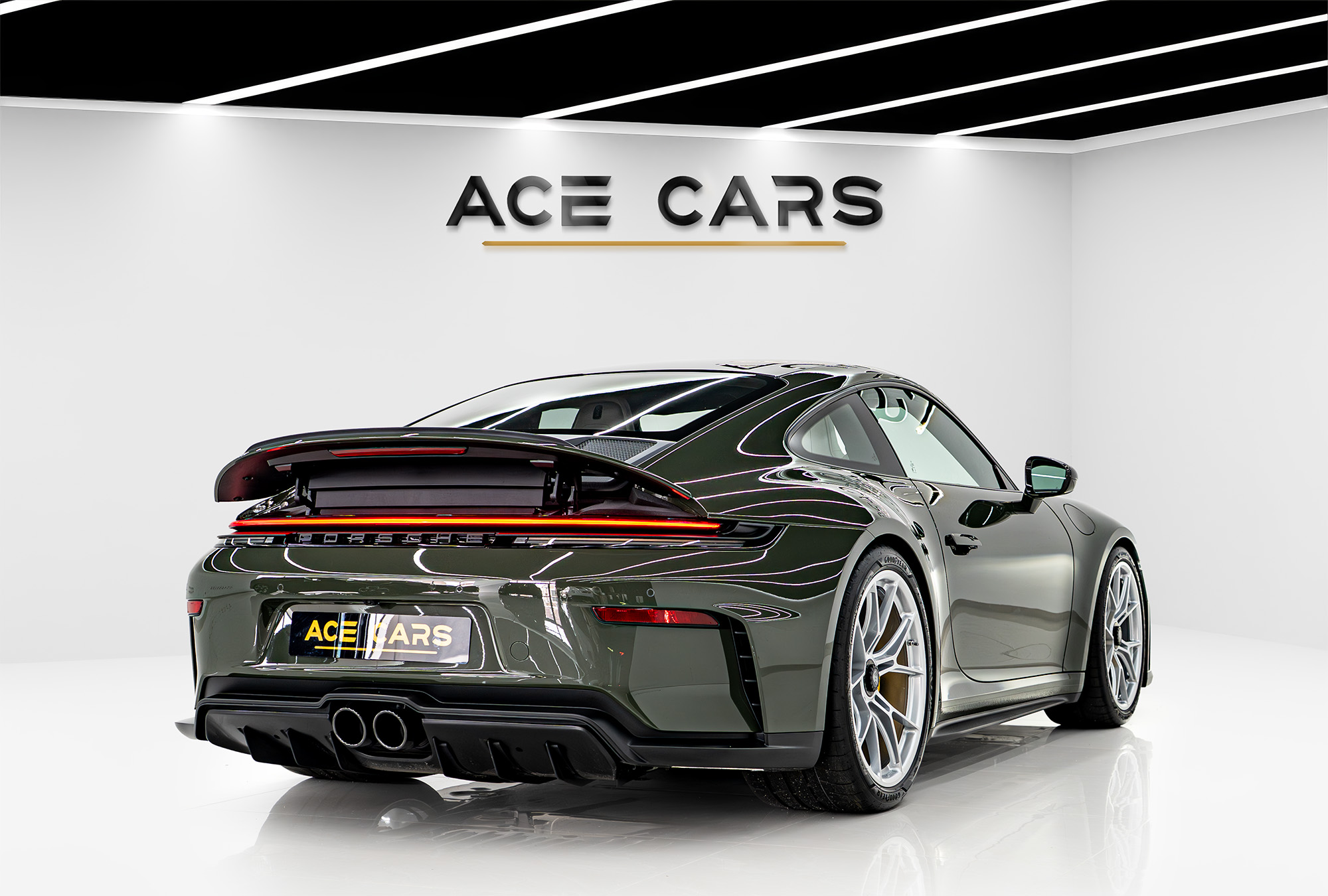 PORSCHE photo 2