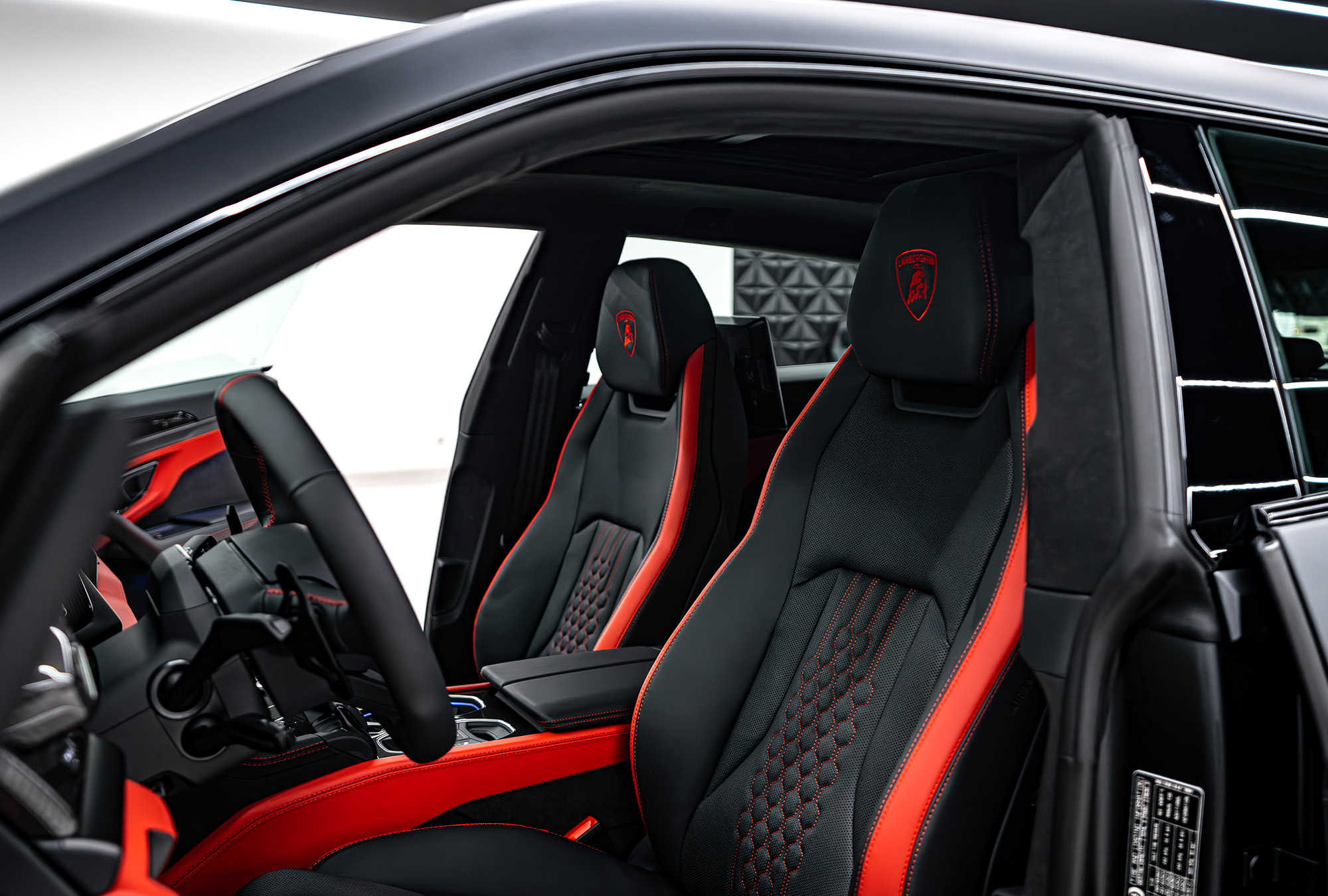 LAMBORGHINI photo 5
