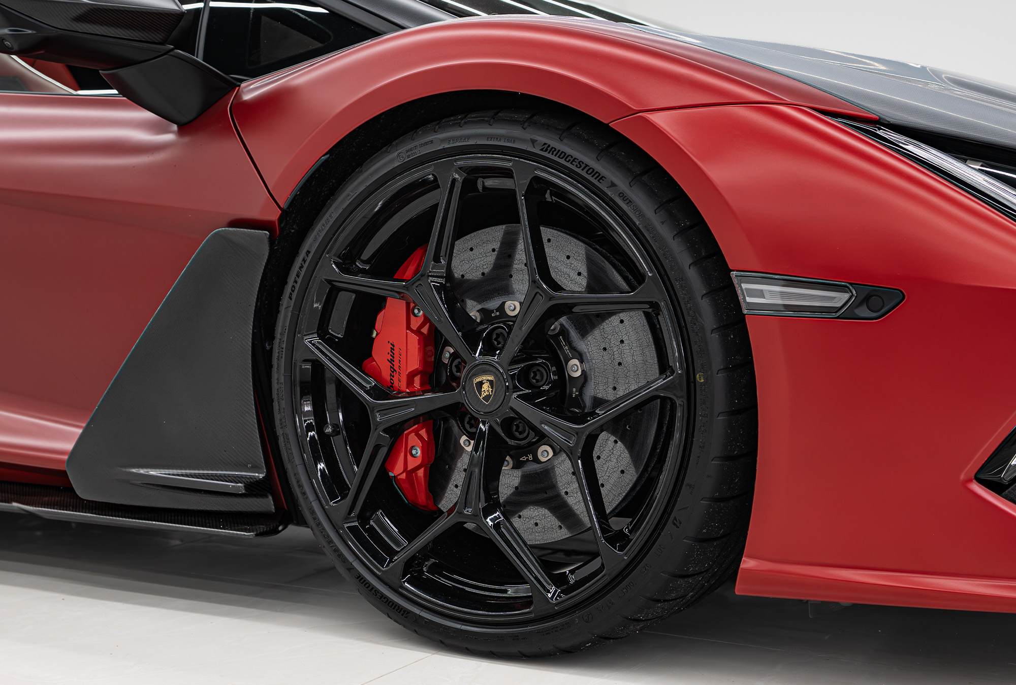 LAMBORGHINI photo 16