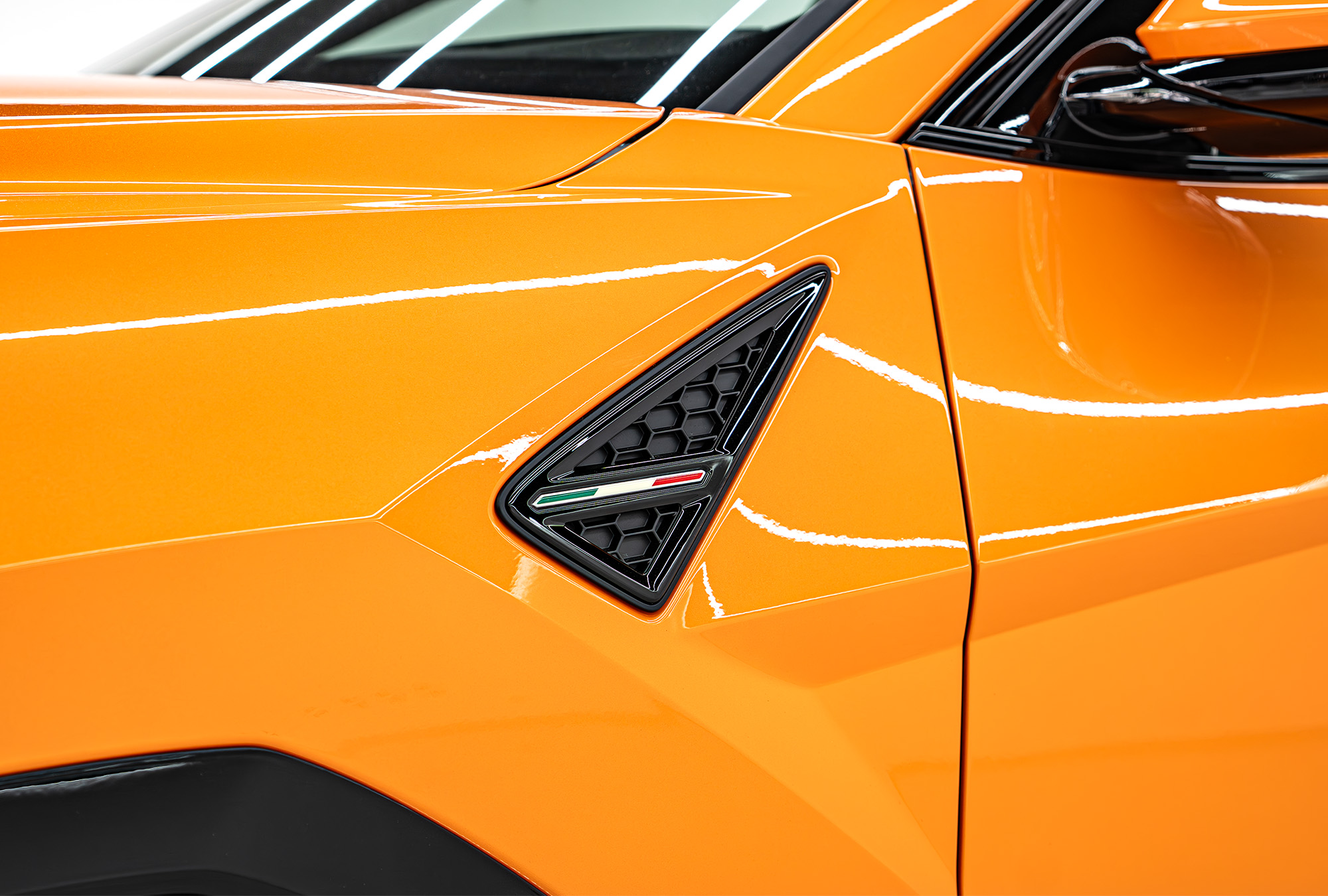 LAMBORGHINI photo 13