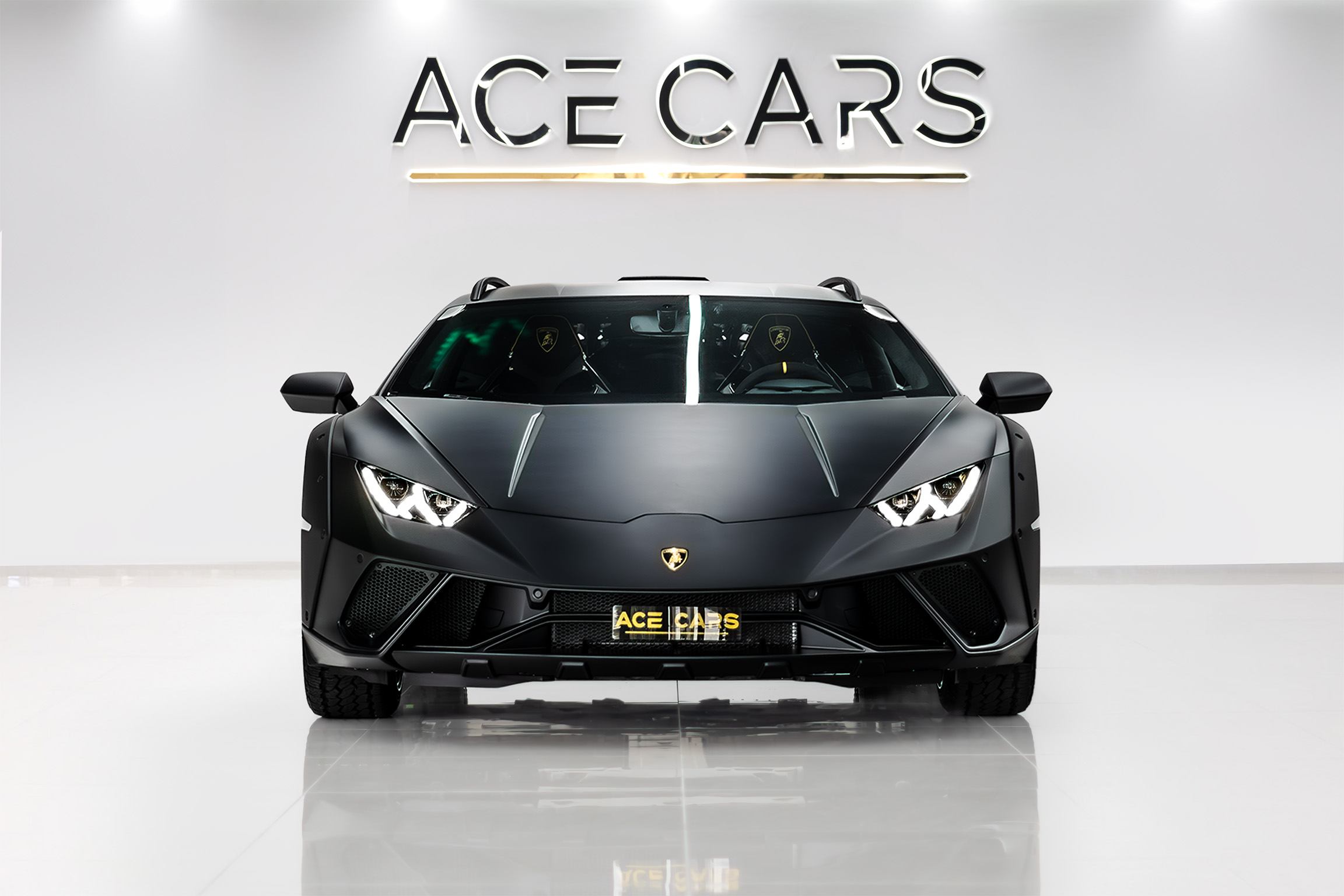 LAMBORGHINI photo 3