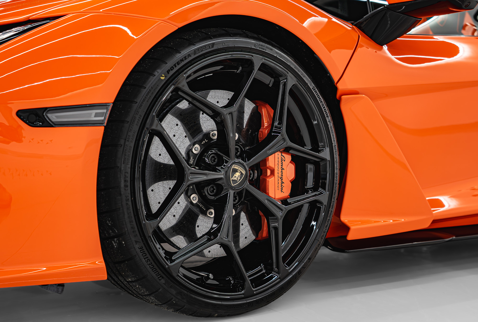 LAMBORGHINI photo 14