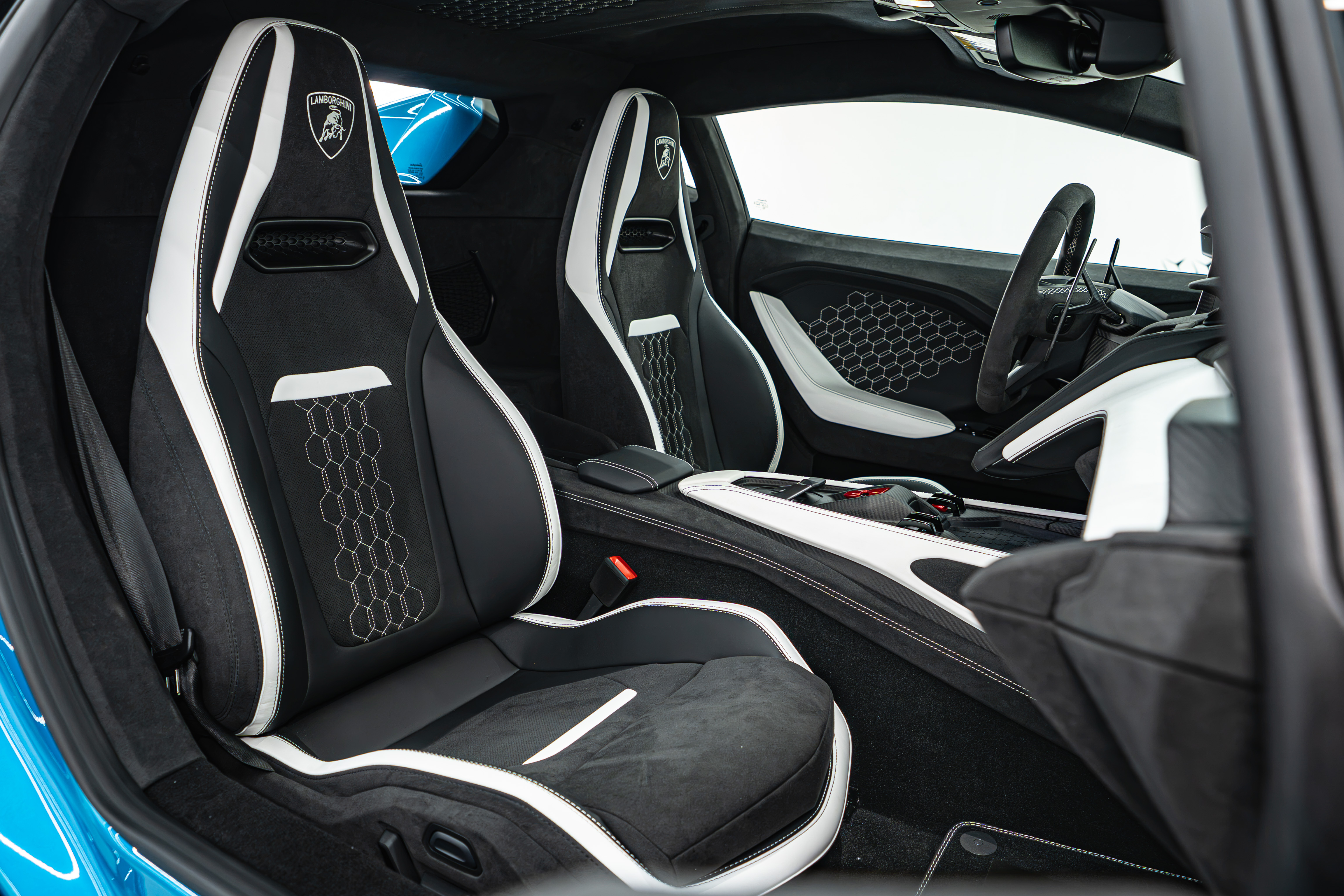 LAMBORGHINI photo 8