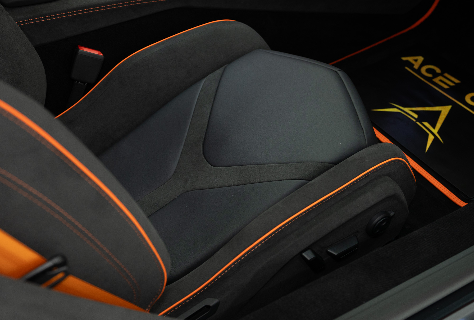 LAMBORGHINI photo 24