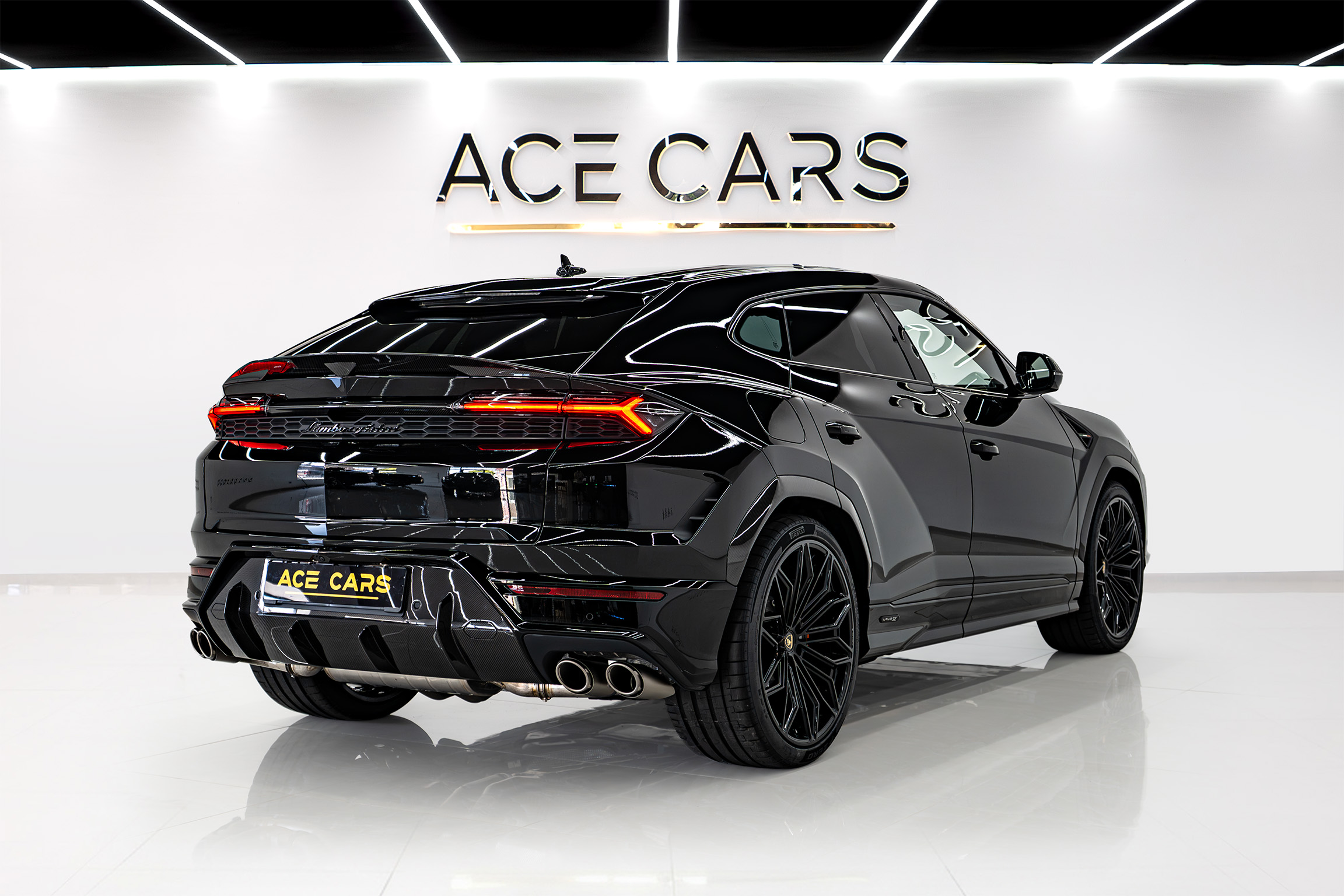 LAMBORGHINI photo 2