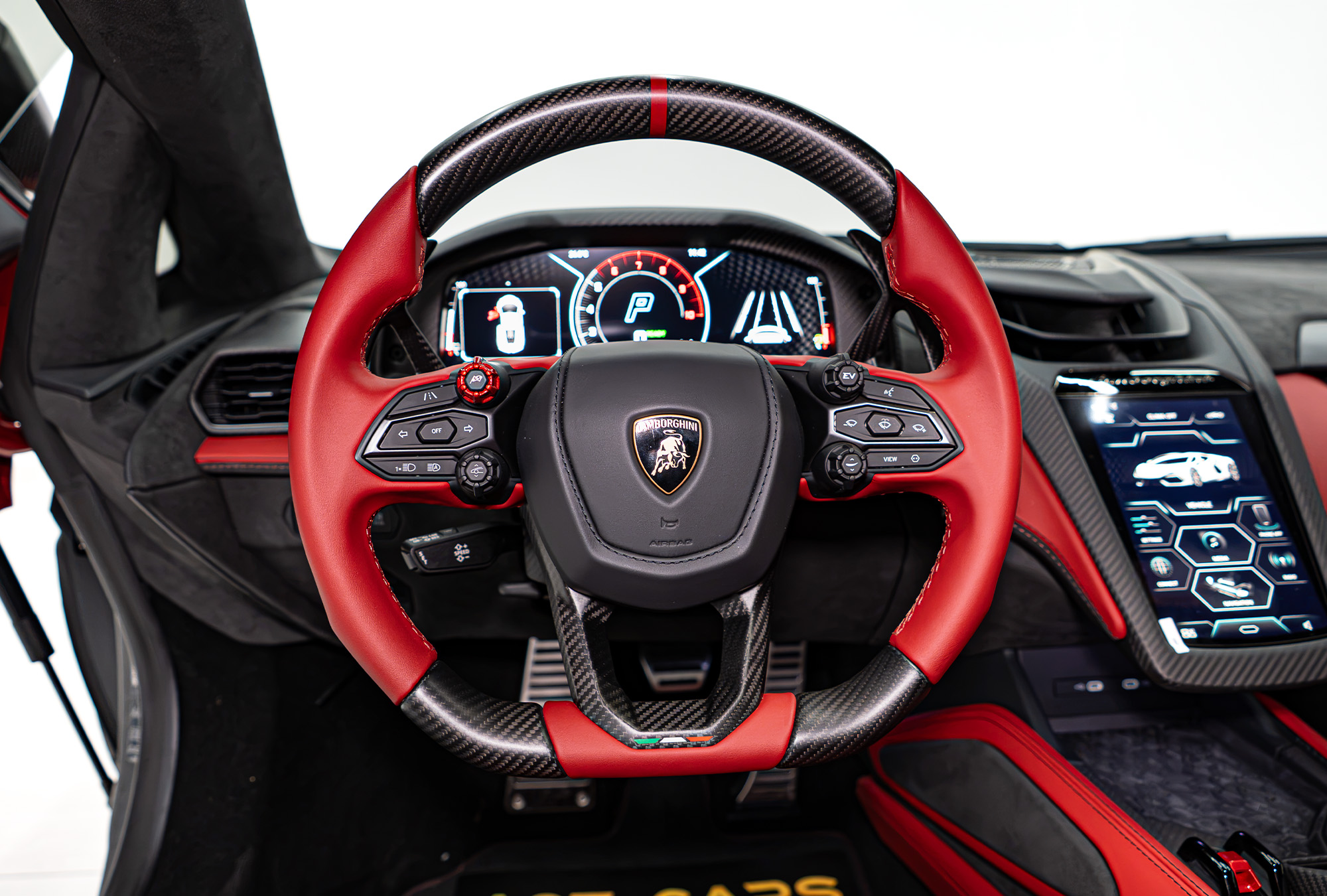 LAMBORGHINI photo 15