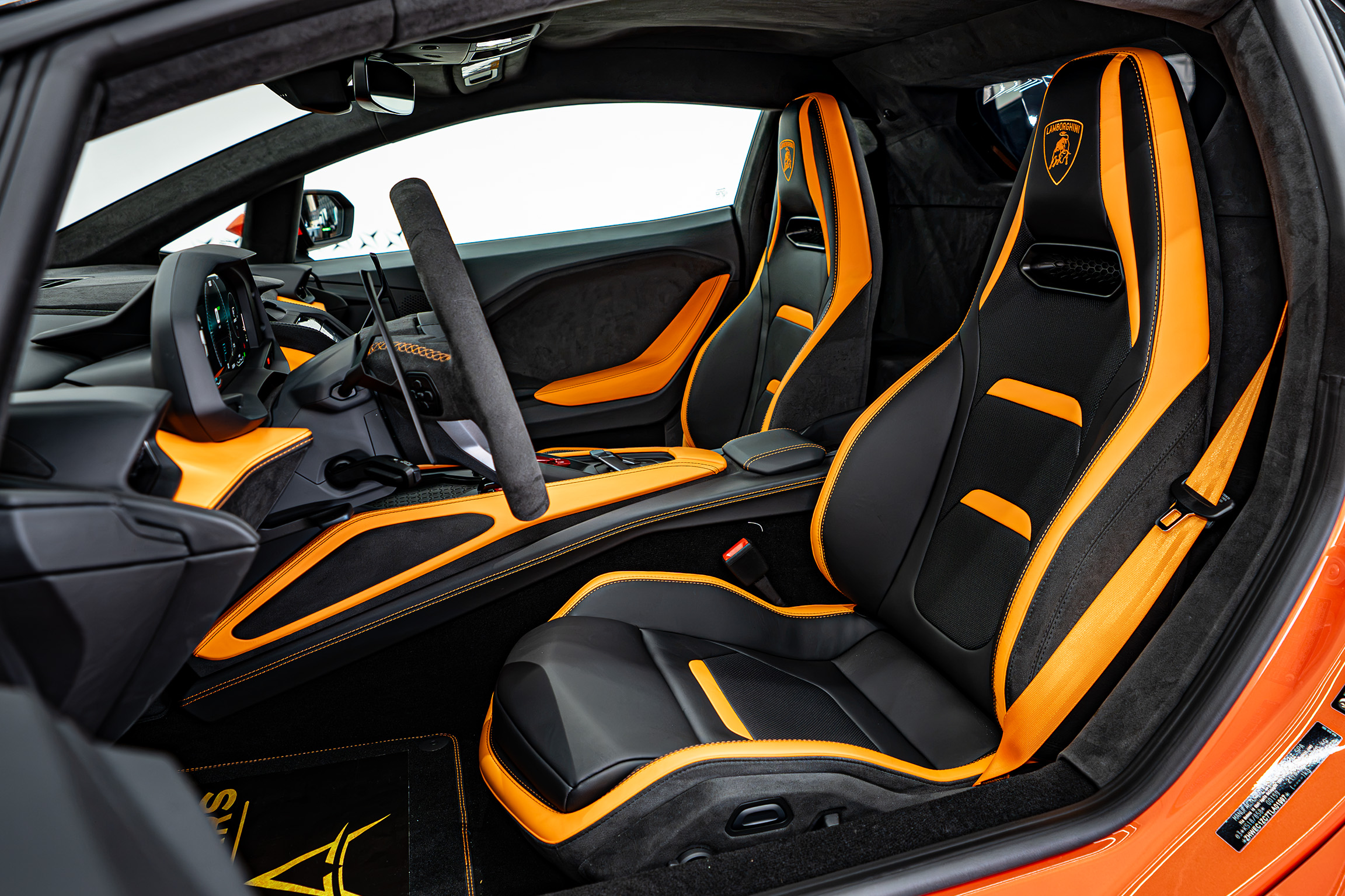 LAMBORGHINI photo 5