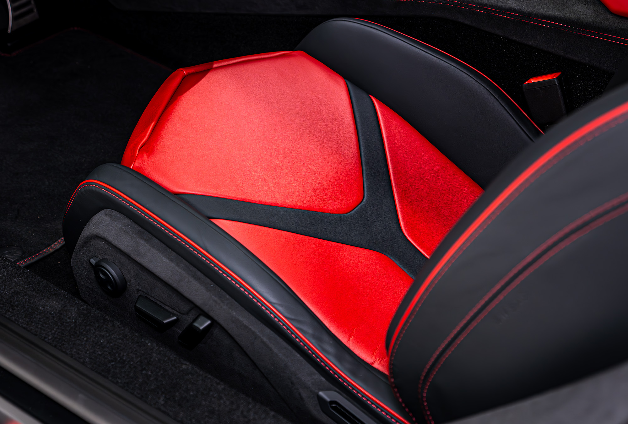 LAMBORGHINI photo 12