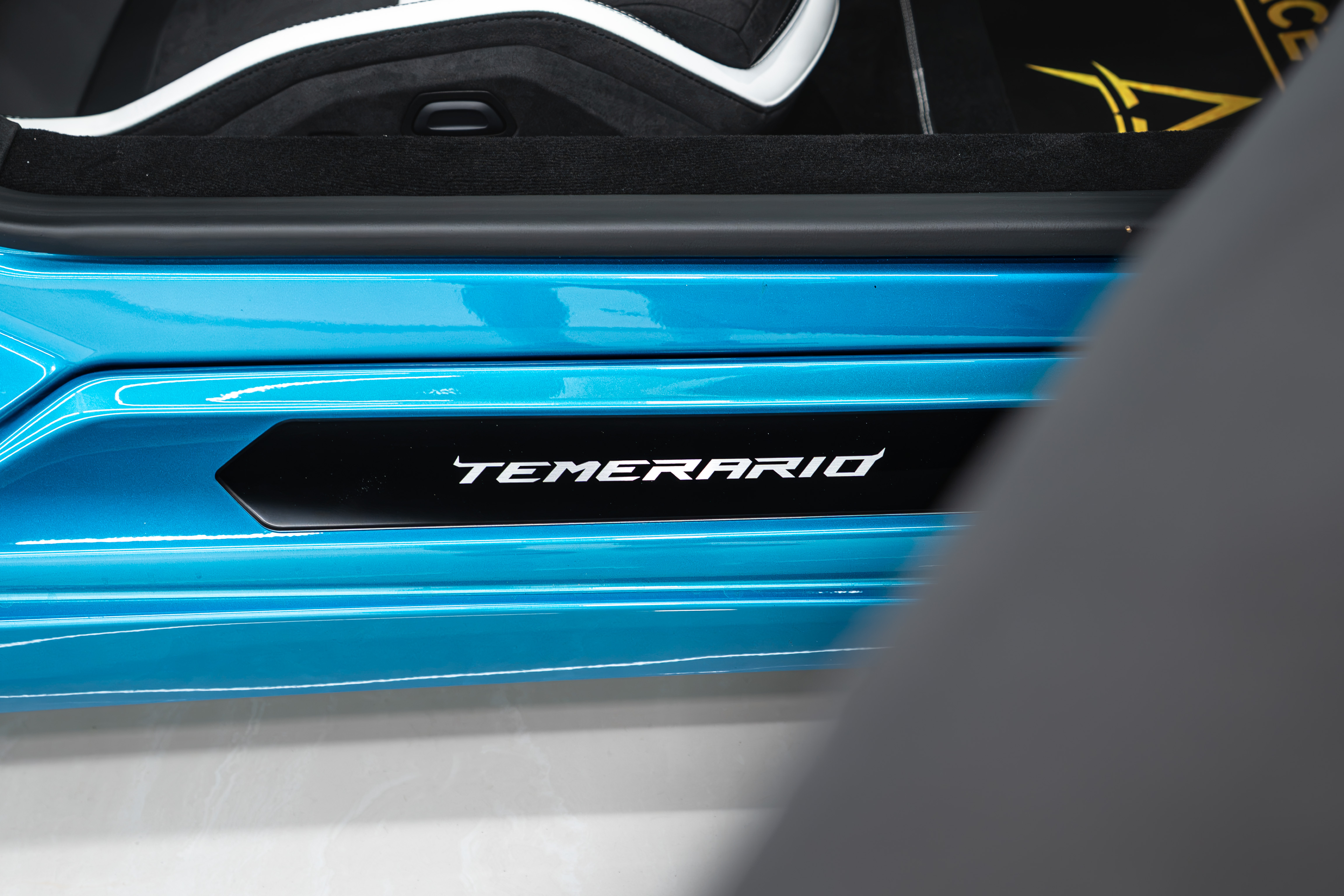 LAMBORGHINI photo 9
