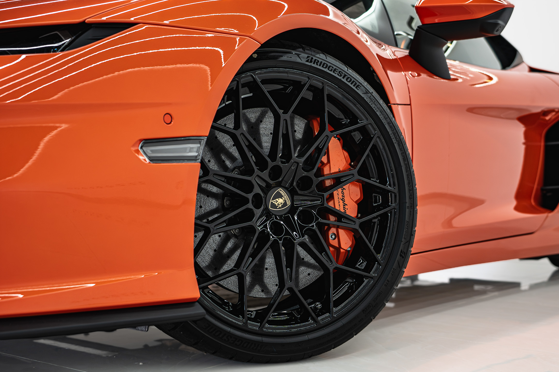 LAMBORGHINI photo 18