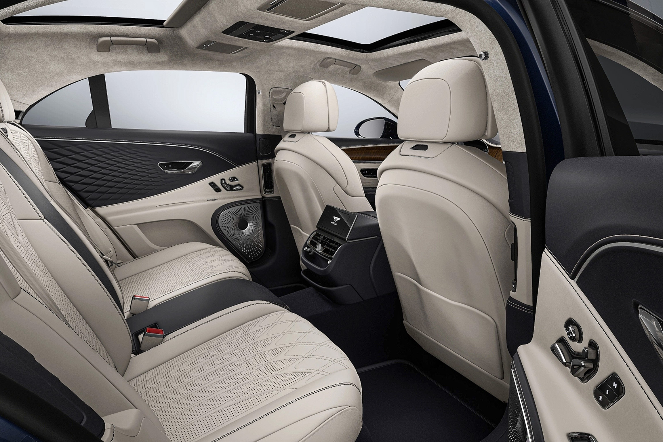BENTLEY photo 4