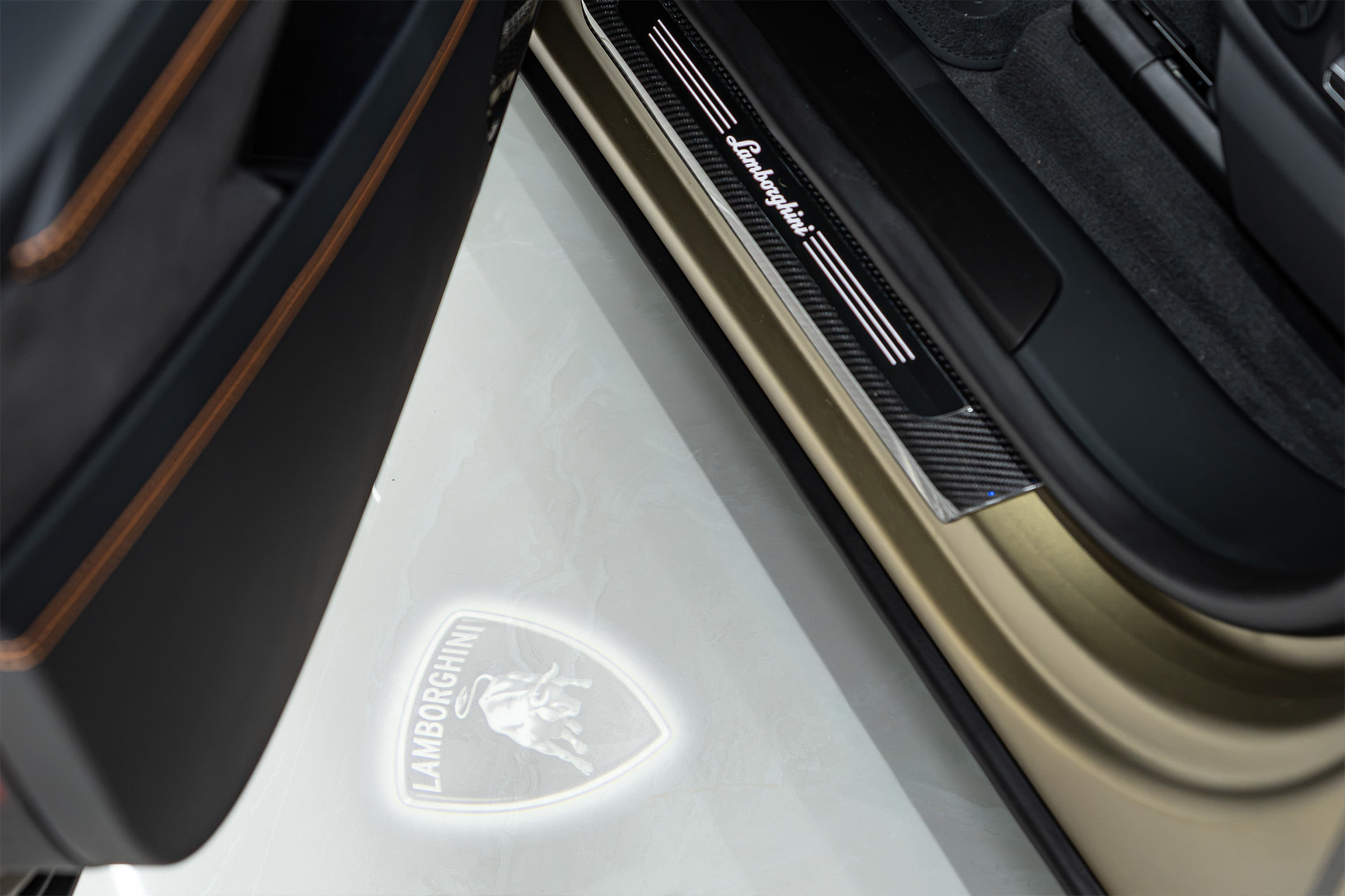 LAMBORGHINI photo 13