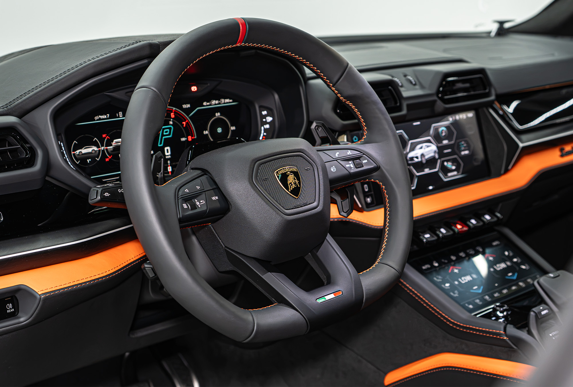LAMBORGHINI photo 10