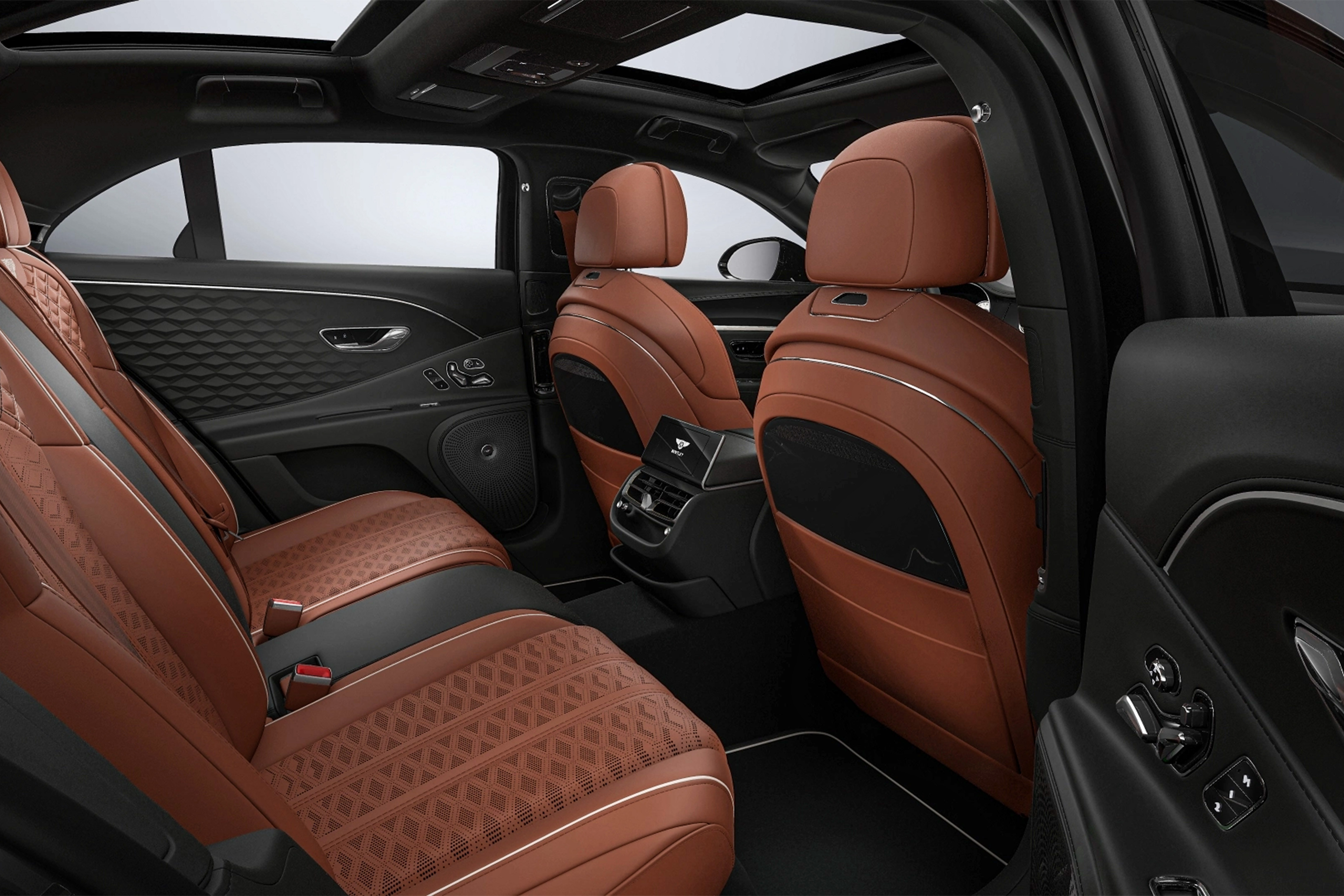BENTLEY photo 3